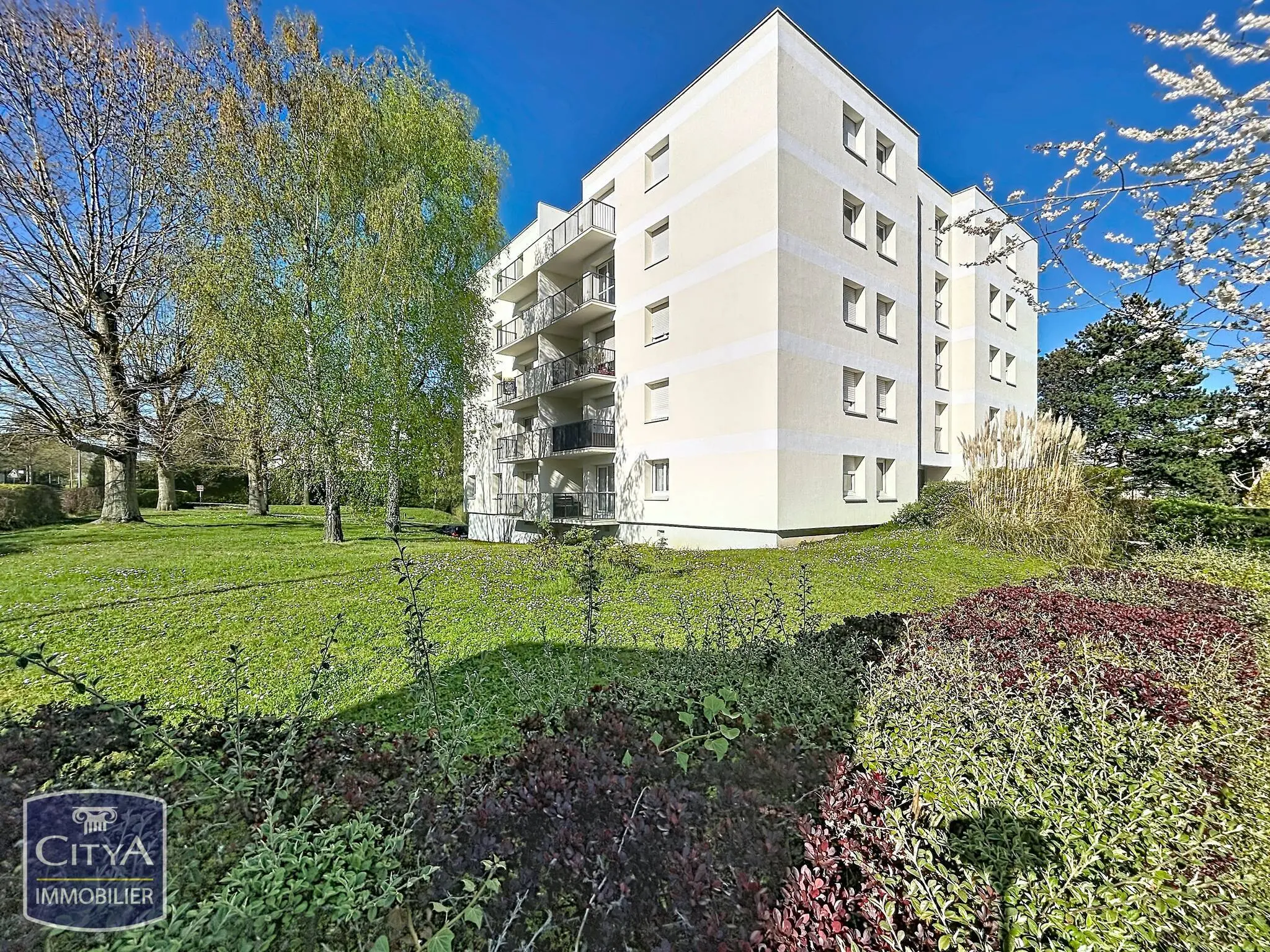 Photo 1 Appartement 4 pièces 77m²