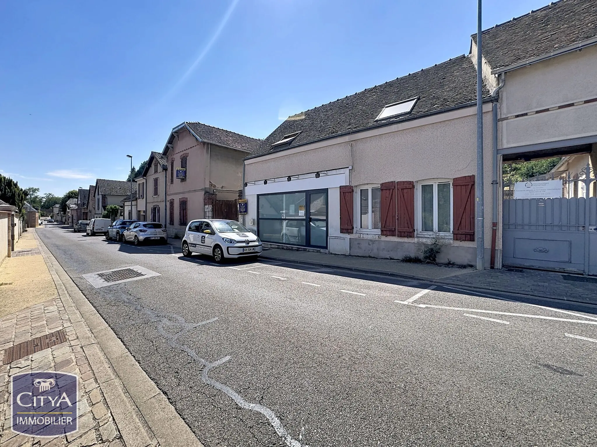 Photo 1 Immeuble 200m²
