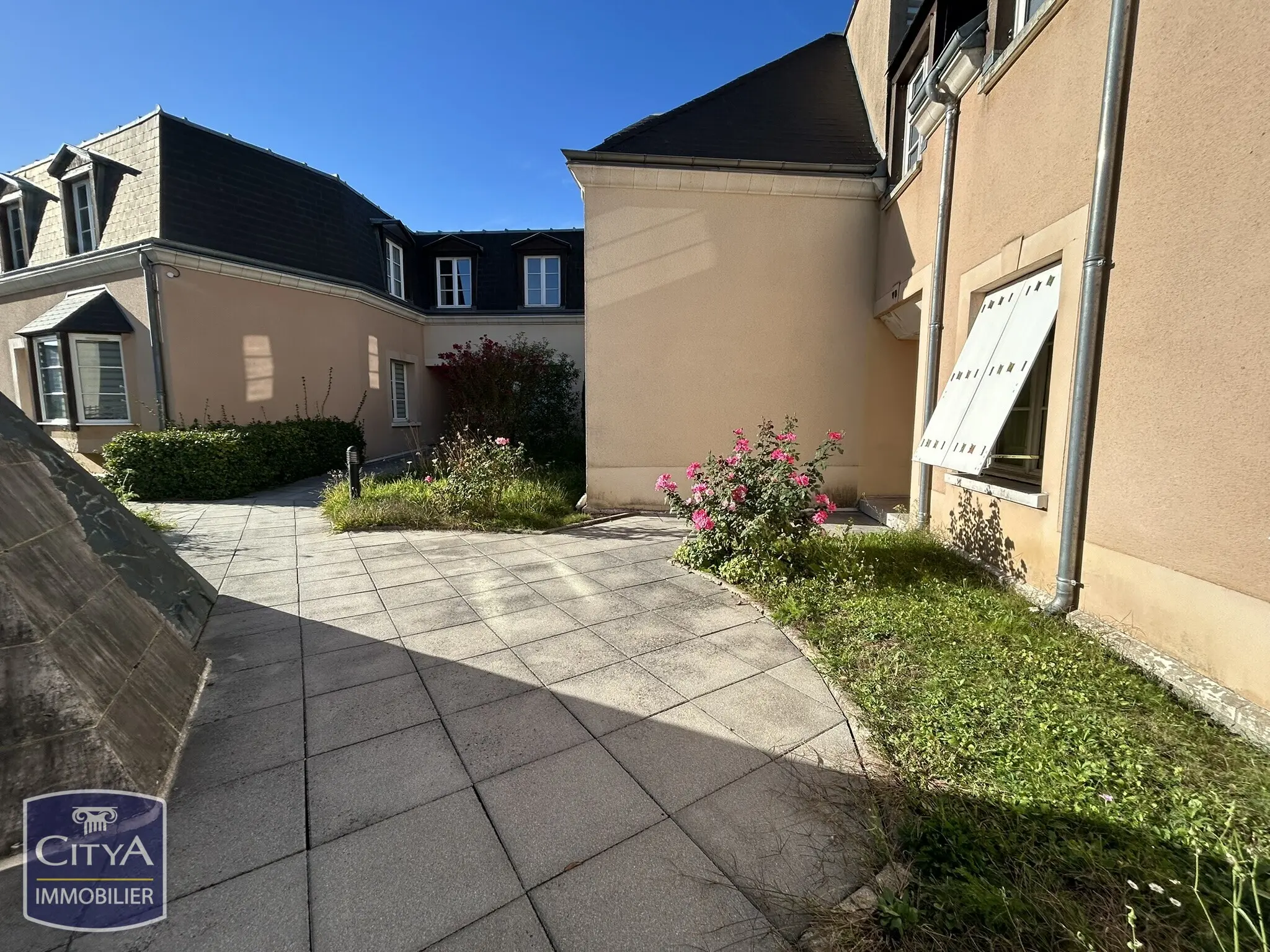 Photo 1 Appartement 1 pièce 37m²