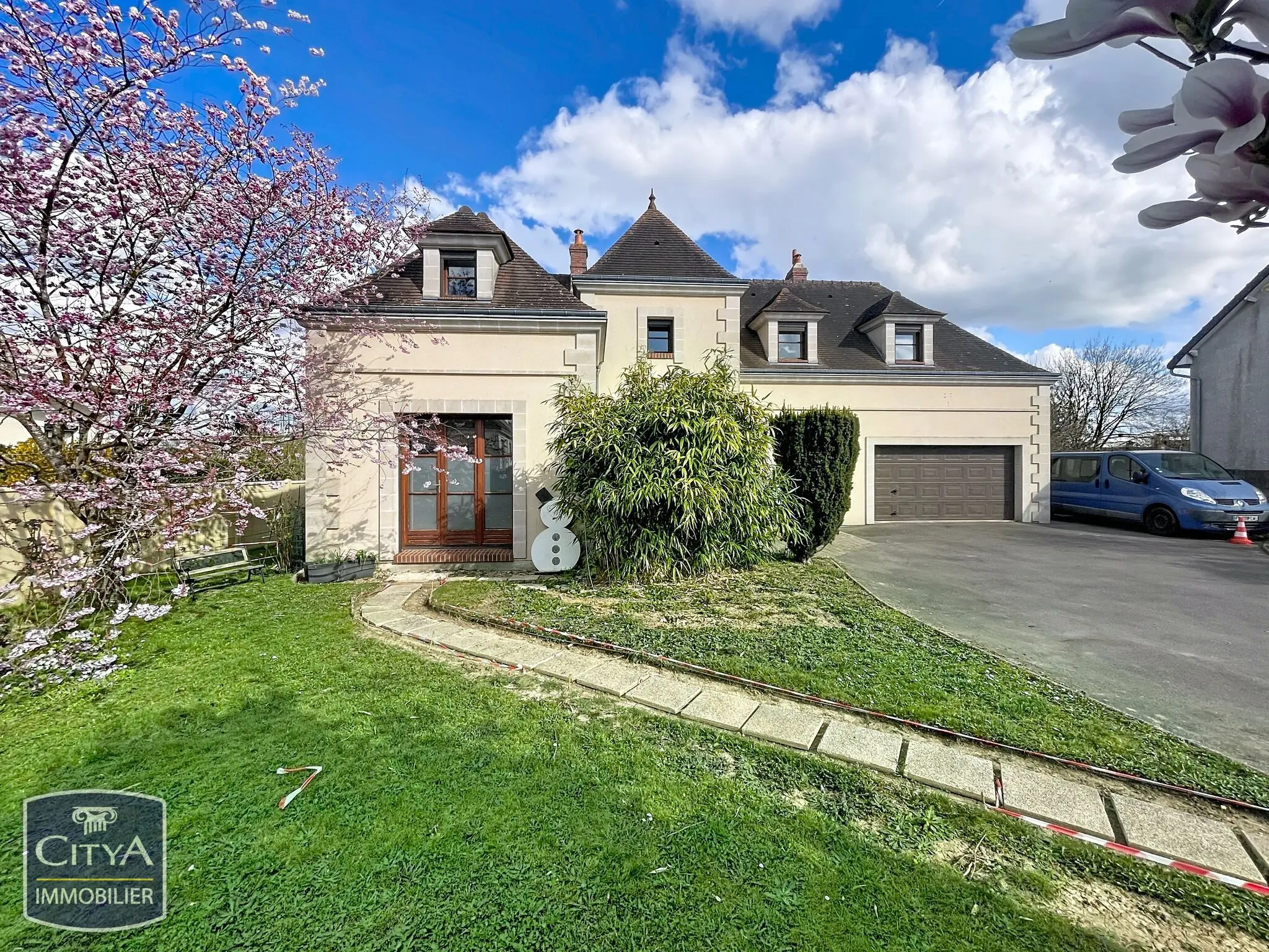 Photo 1 Maison 9 pièces 212.26m²