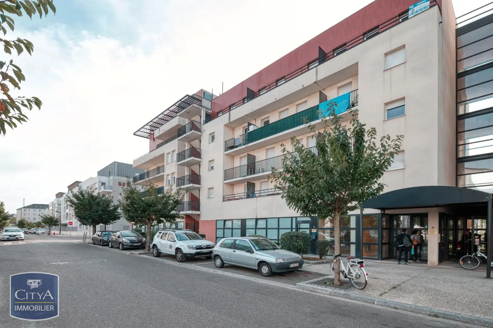 Photo 1 Appartement 1 pièce 24.38m²
