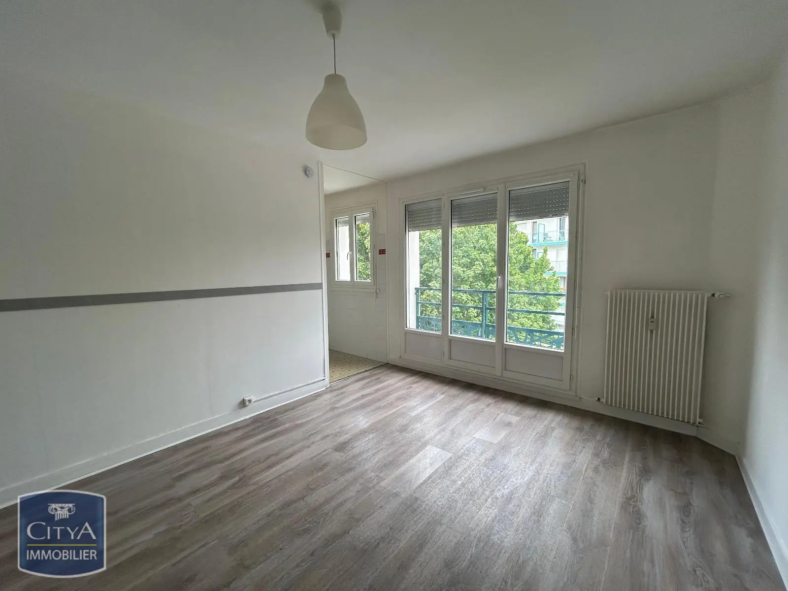 Photo 1 Appartement 1 pièce 24.01m²