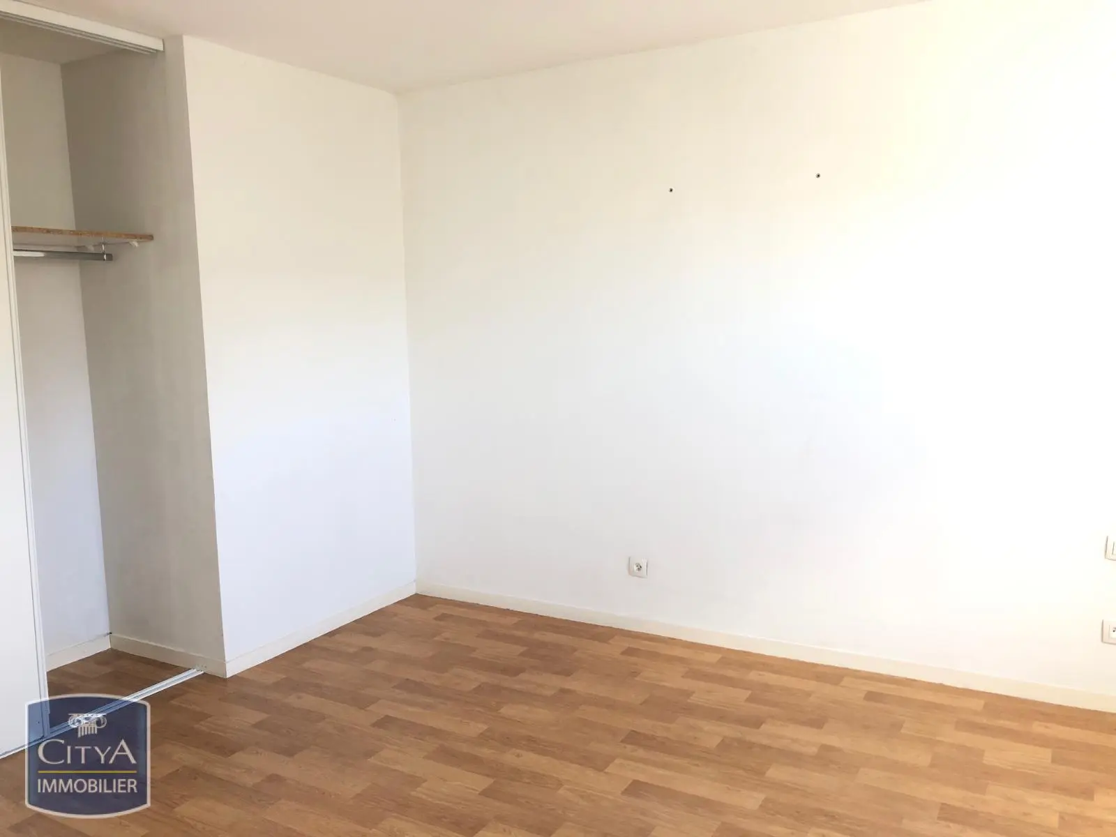 Photo 2 Appartement 1 pièce 23.84m²