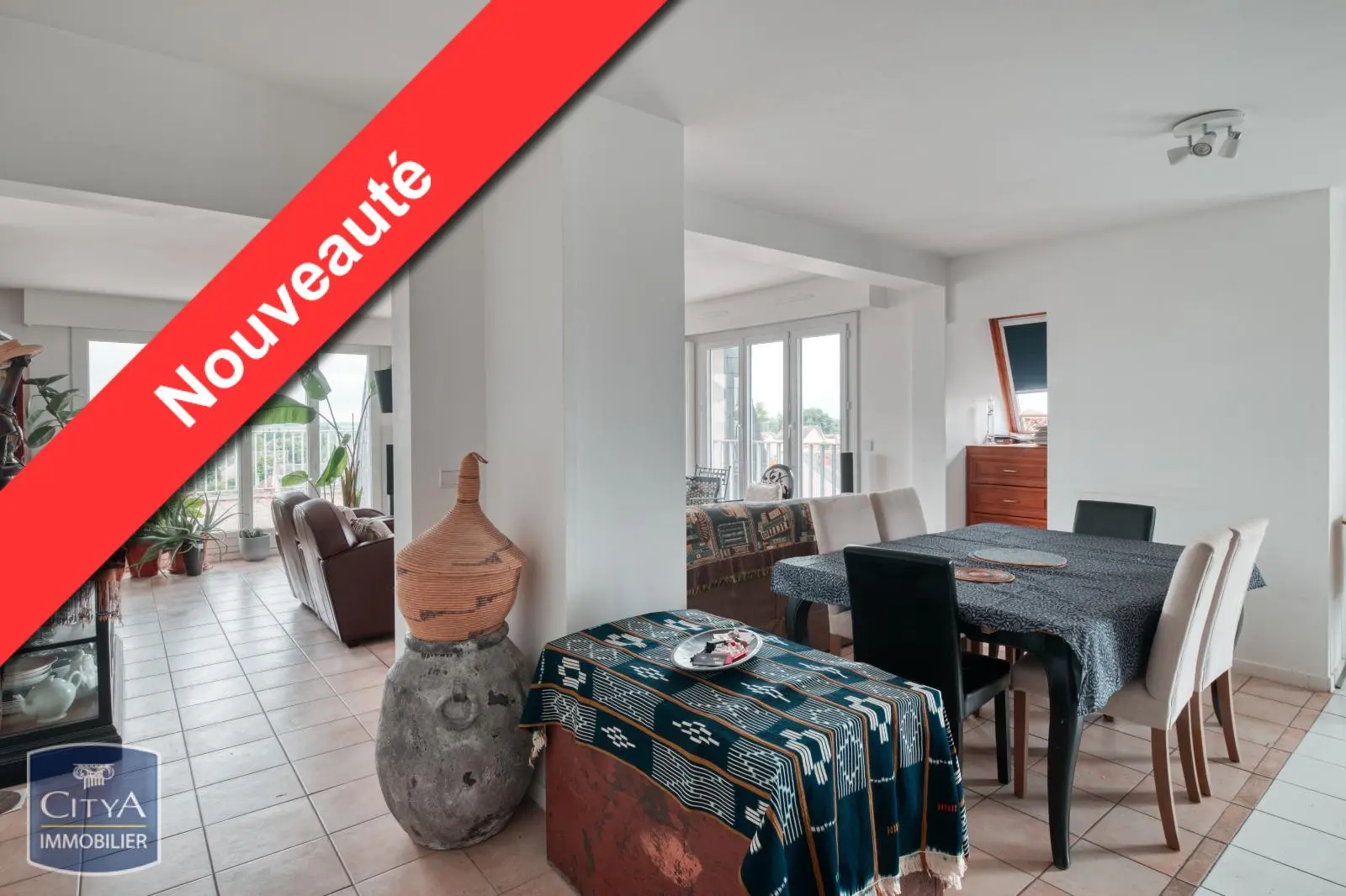 Photo 1 Appartement 5 pièces 136.87m²