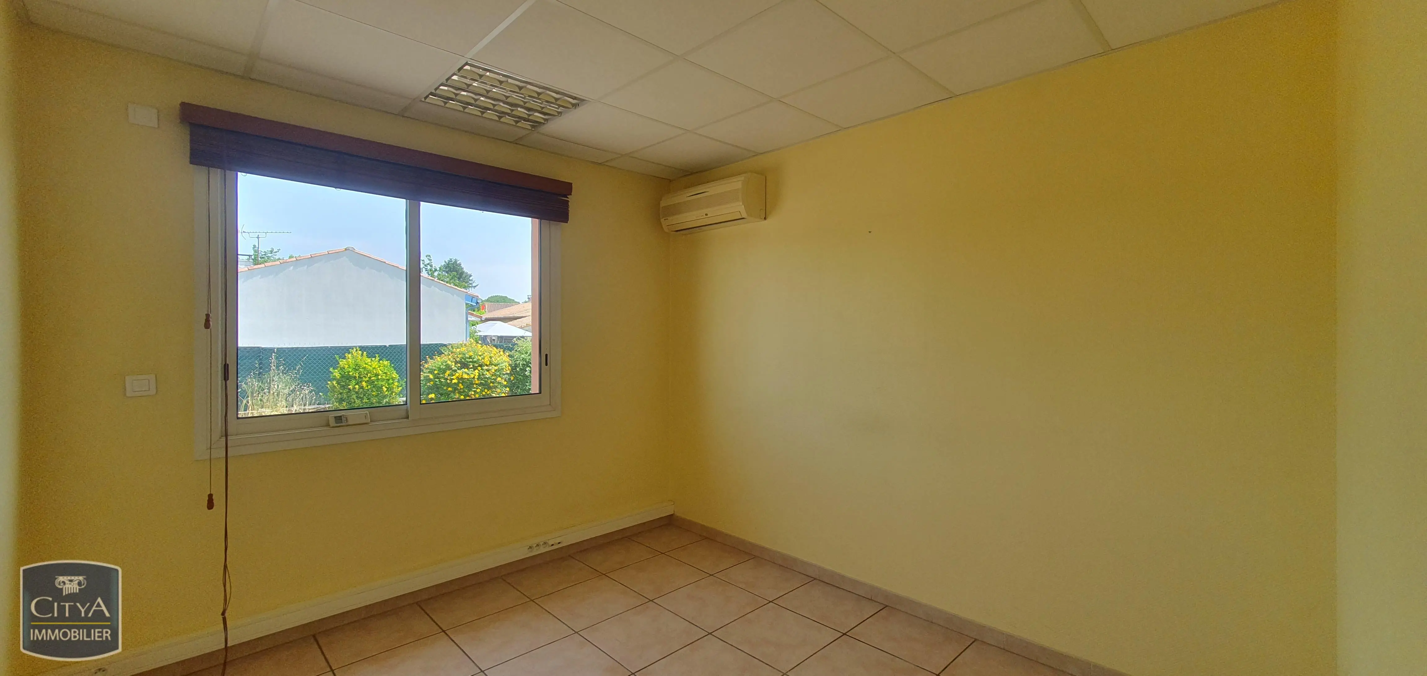 Photo 6 Local Professionnel 170m²
