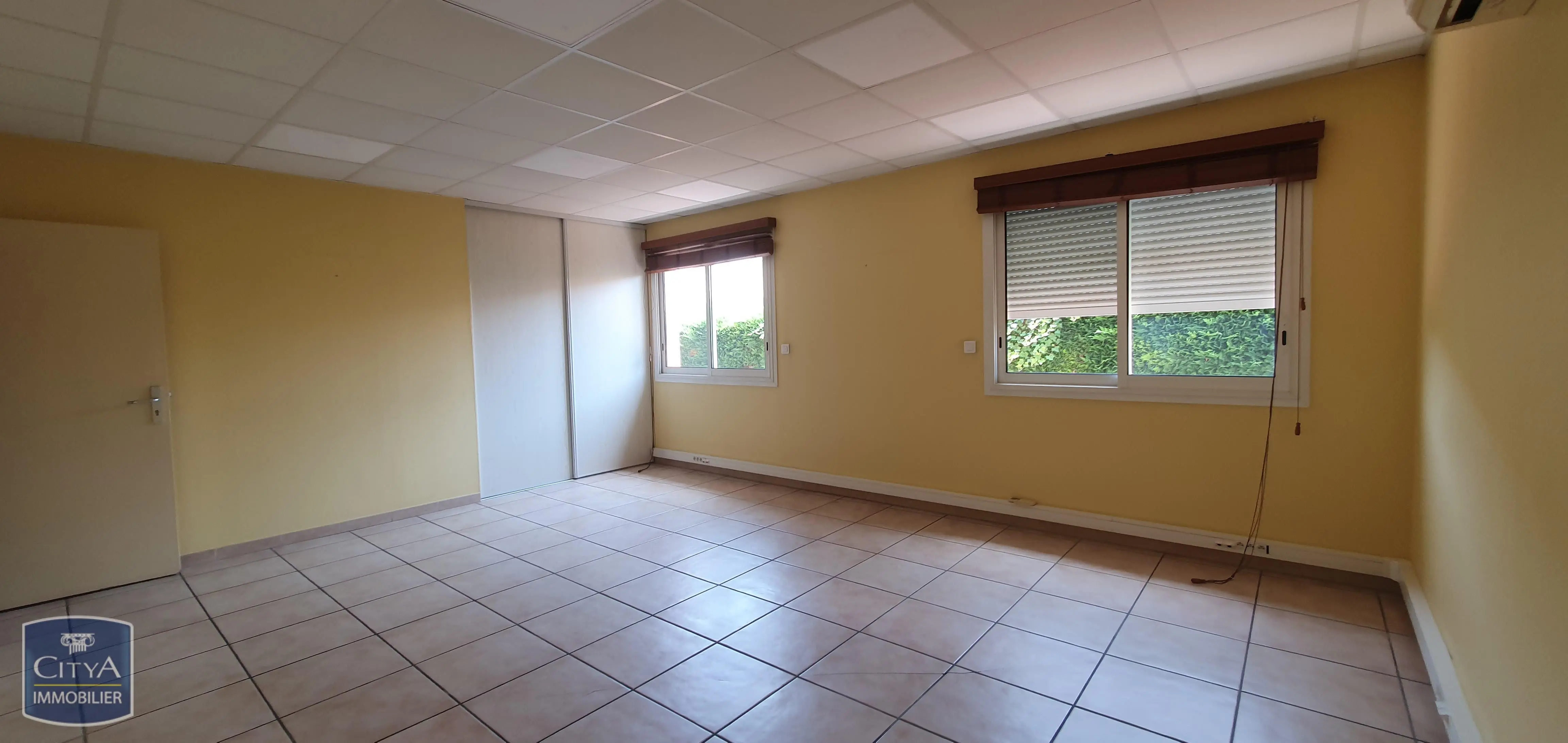 Photo 5 Local Professionnel 170m²
