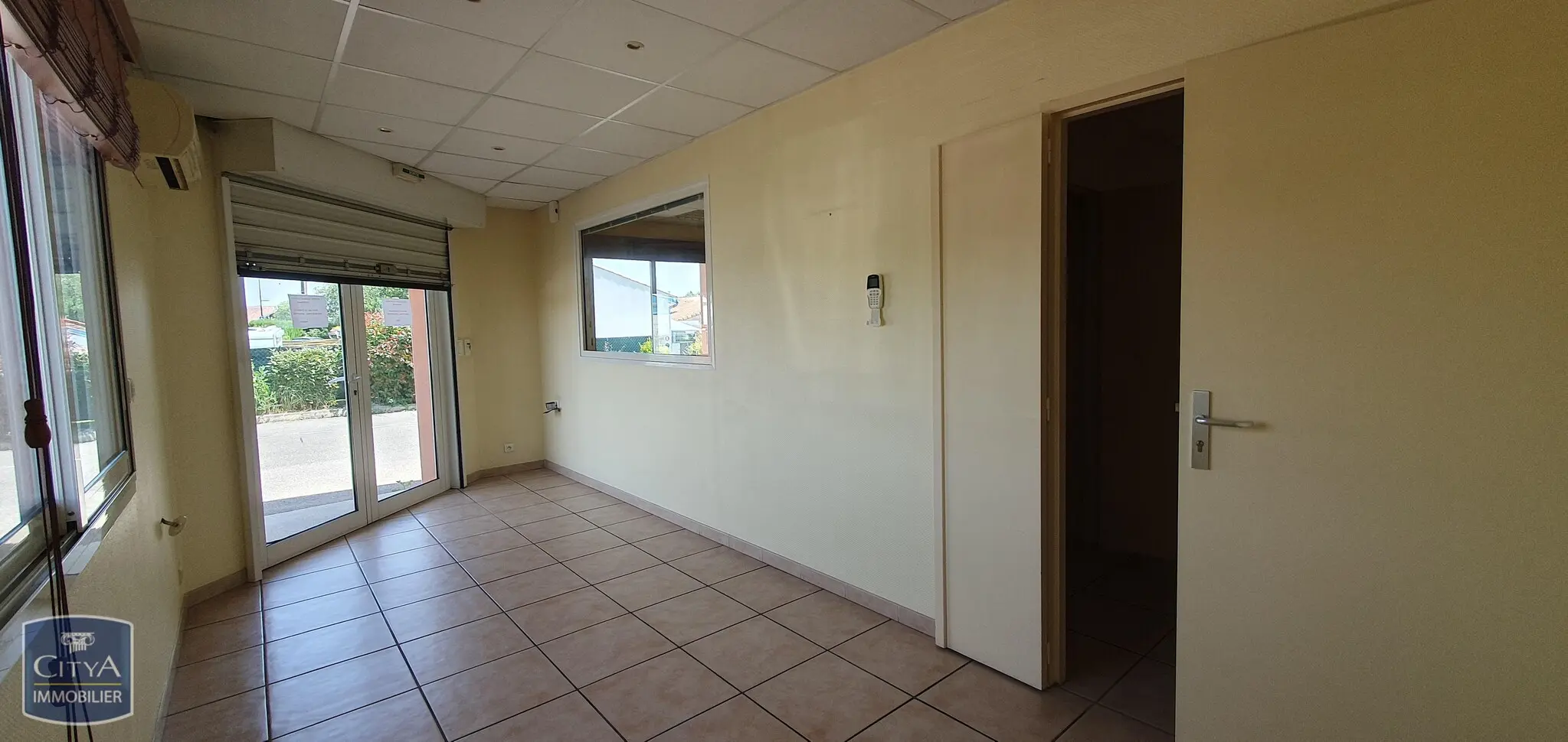 Photo 8 Local Professionnel 170m²