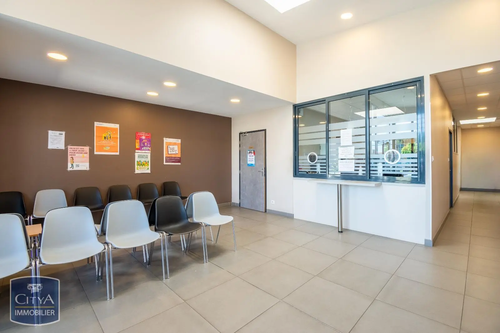 Photo 3 Local Professionnel 280m²