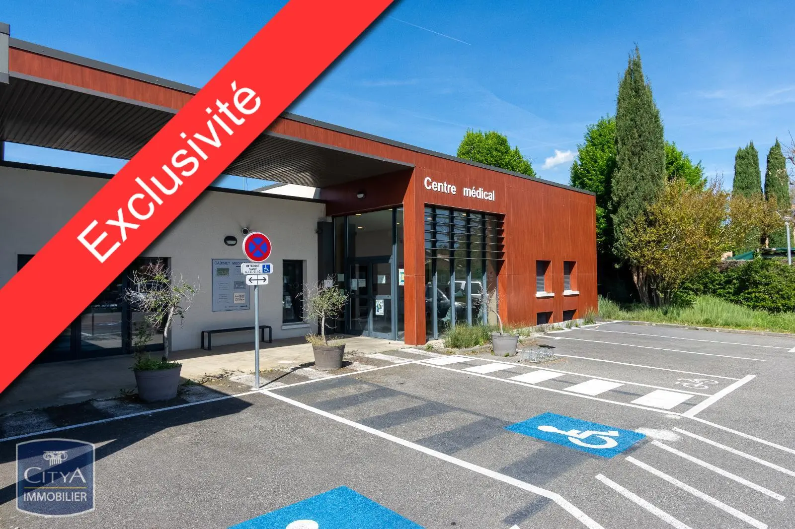 Photo 1 Local Professionnel 280m²
