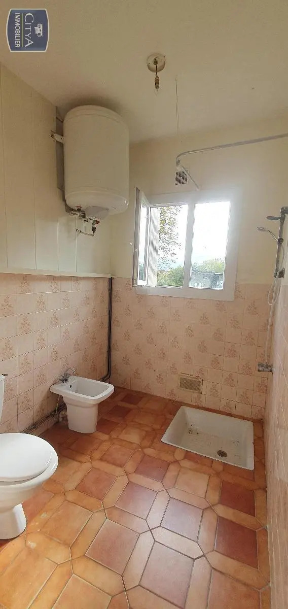 Photo 13 immeuble Escosse