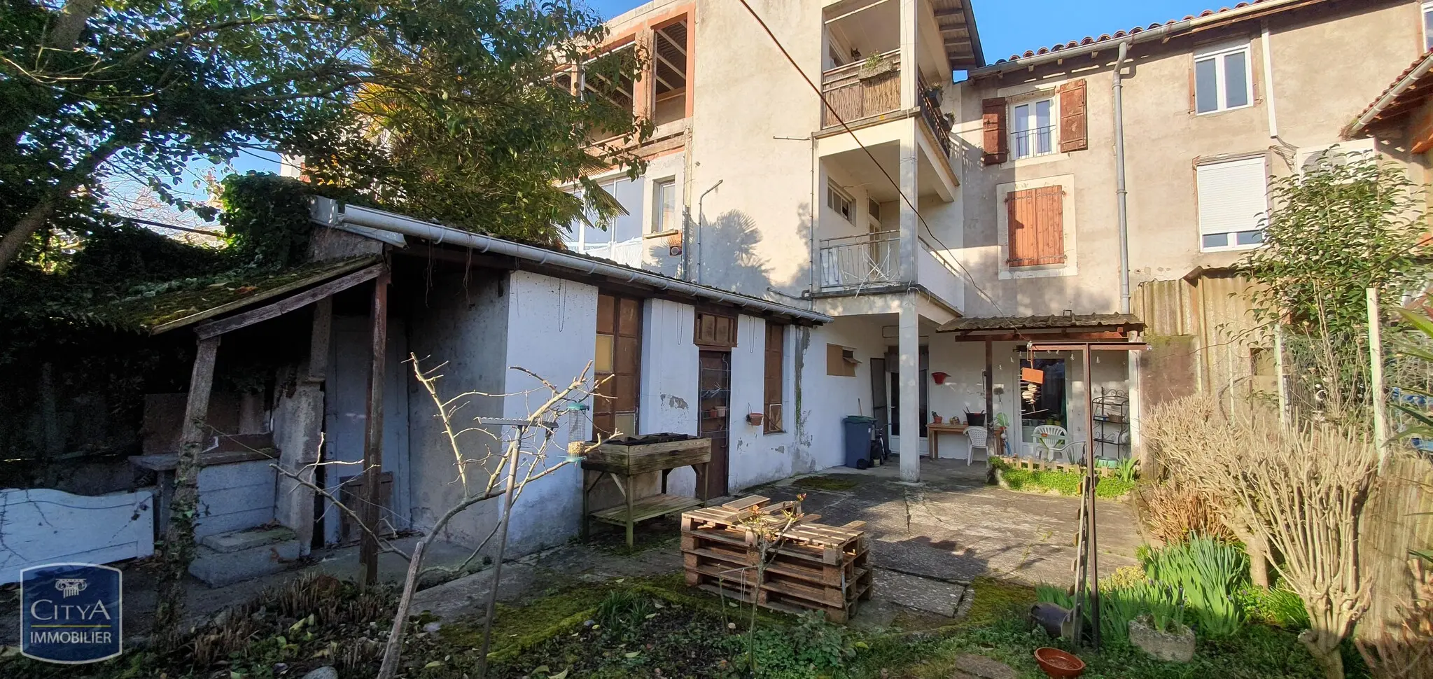 Photo 2 Immeuble 200m²