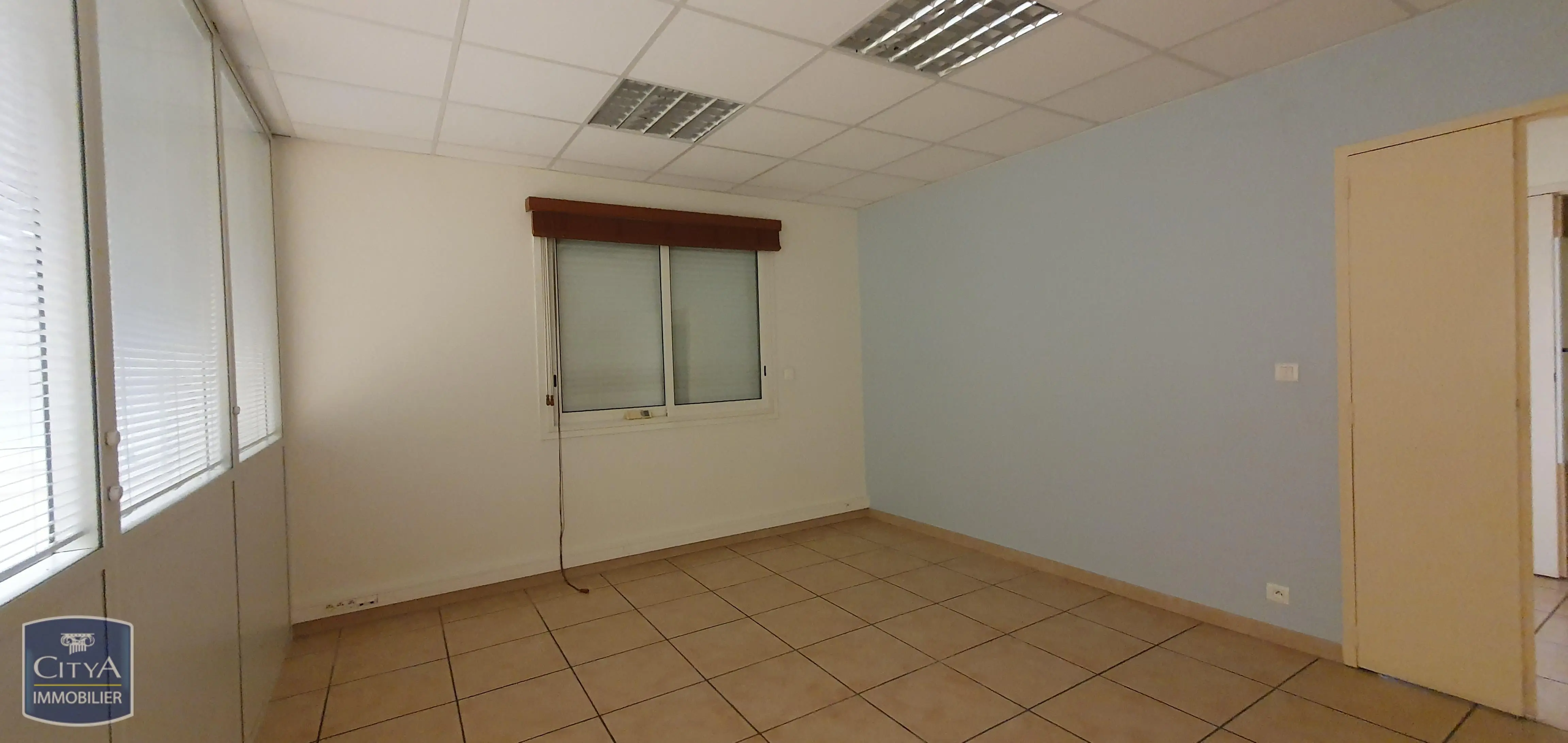 Photo 14 Local Professionnel 170m²