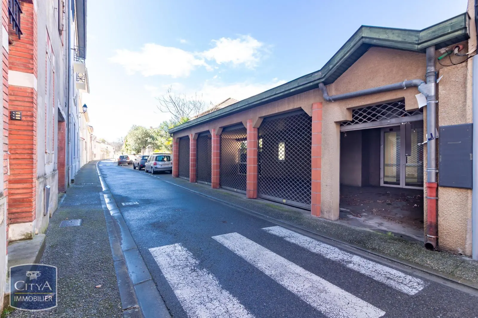 Photo 1 Local Professionnel 13 pièces 443m²
