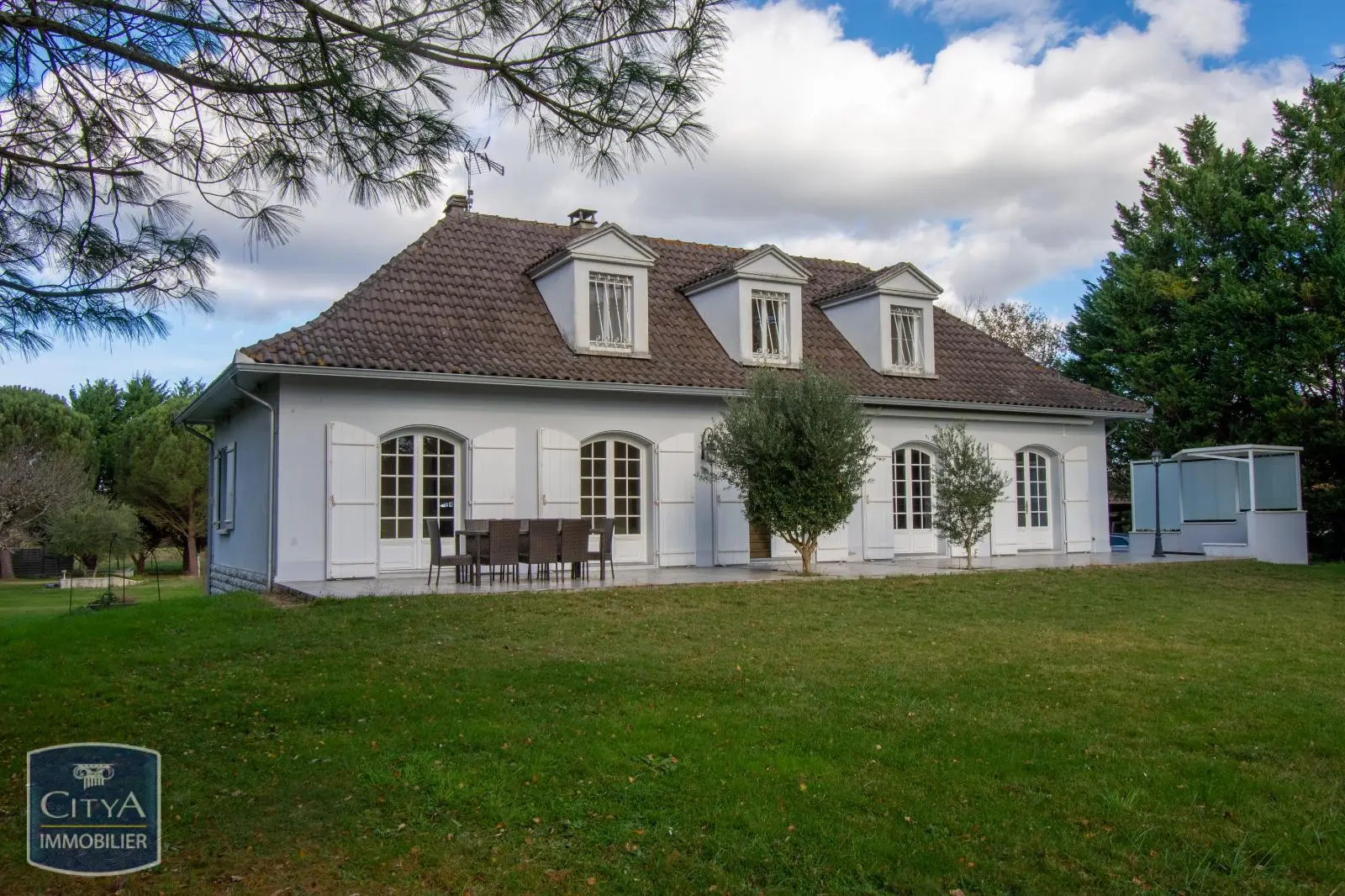 Photo 2 Maison 5 pièces 185m²