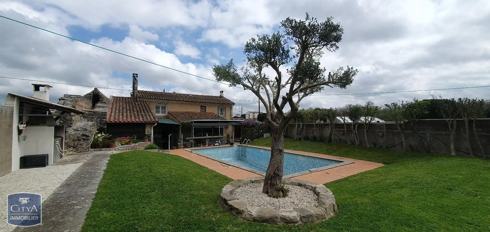 Photo 1 Maison 8 pièces 236m²