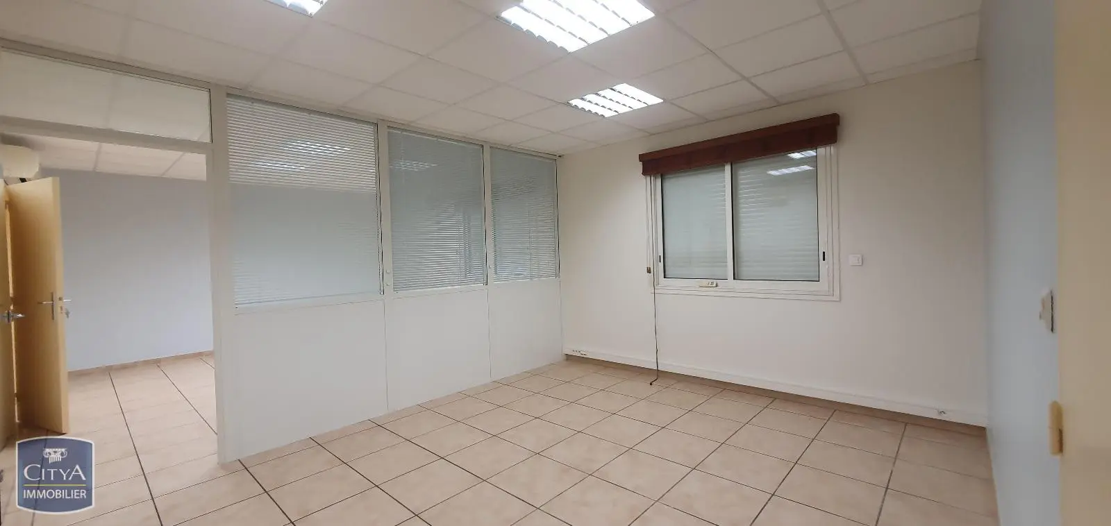 Photo 23 Local Professionnel 9 pièces 170m²