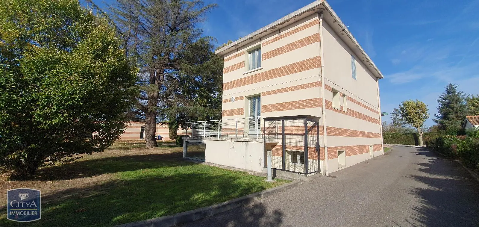 Photo 4 Local Commercial 739m²