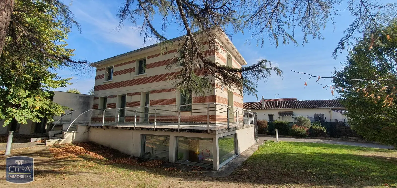 Photo 5 Local Commercial 739m²