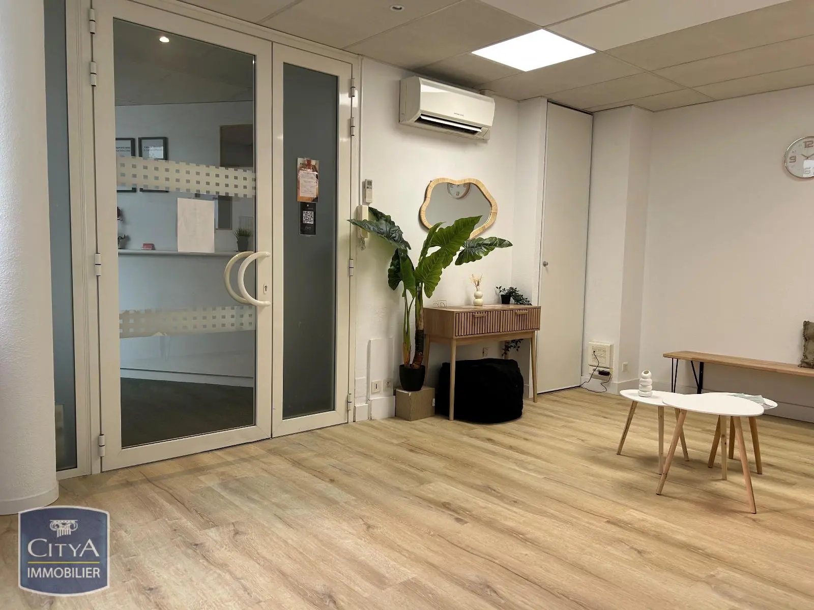 Photo 1 Local Professionnel 1 pièce 12.61m²