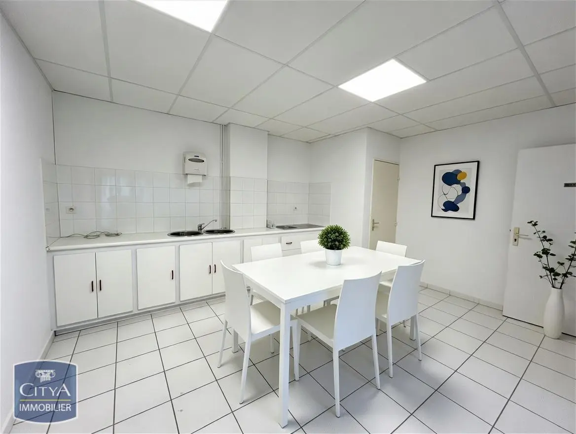 Photo 3 Local Professionnel 18.24m²