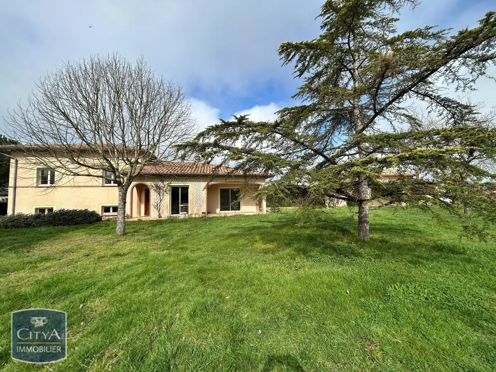 Photo 1 Maison 5 pièces 135m²