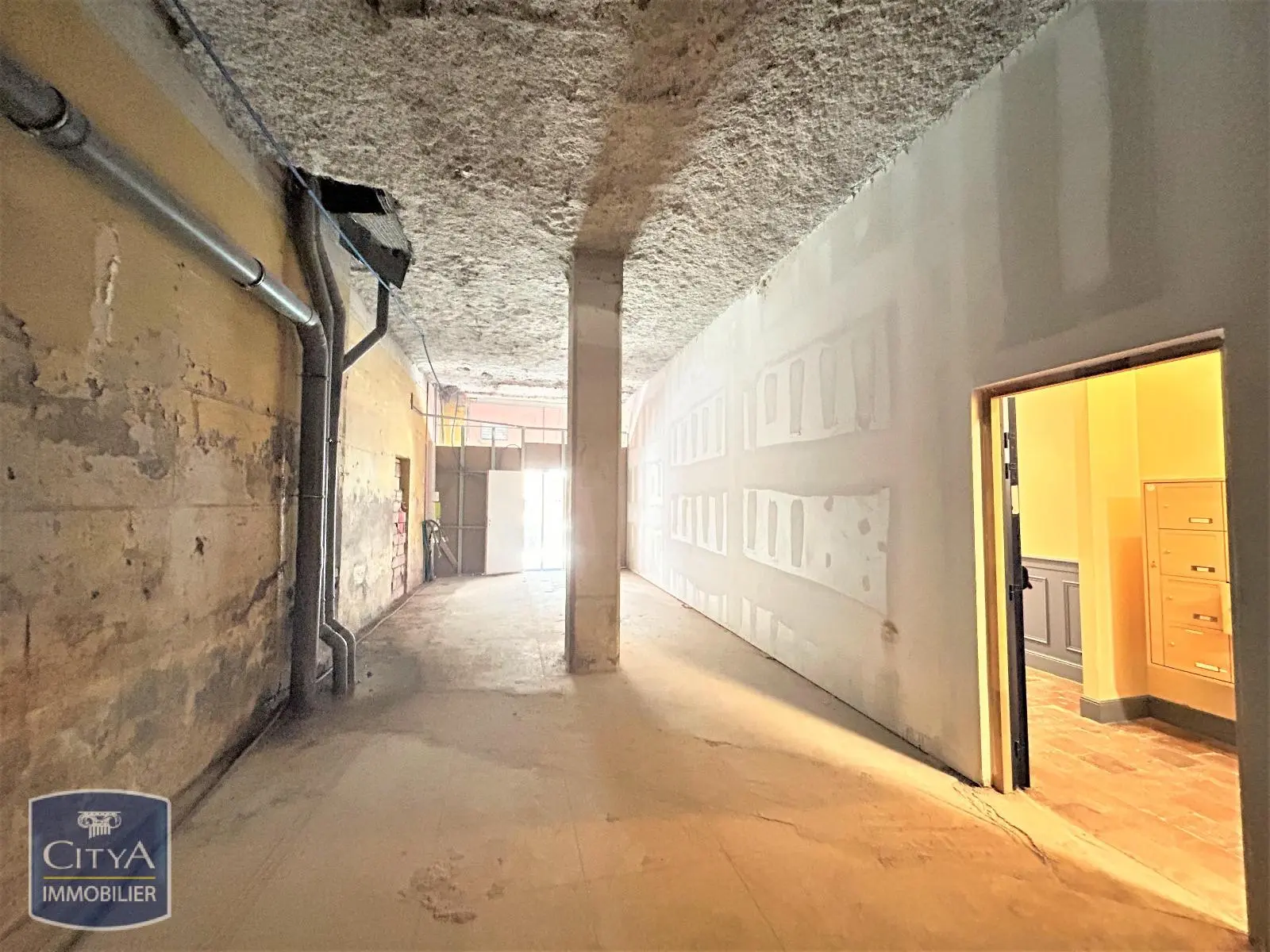 Photo 2 Local Commercial 170m²