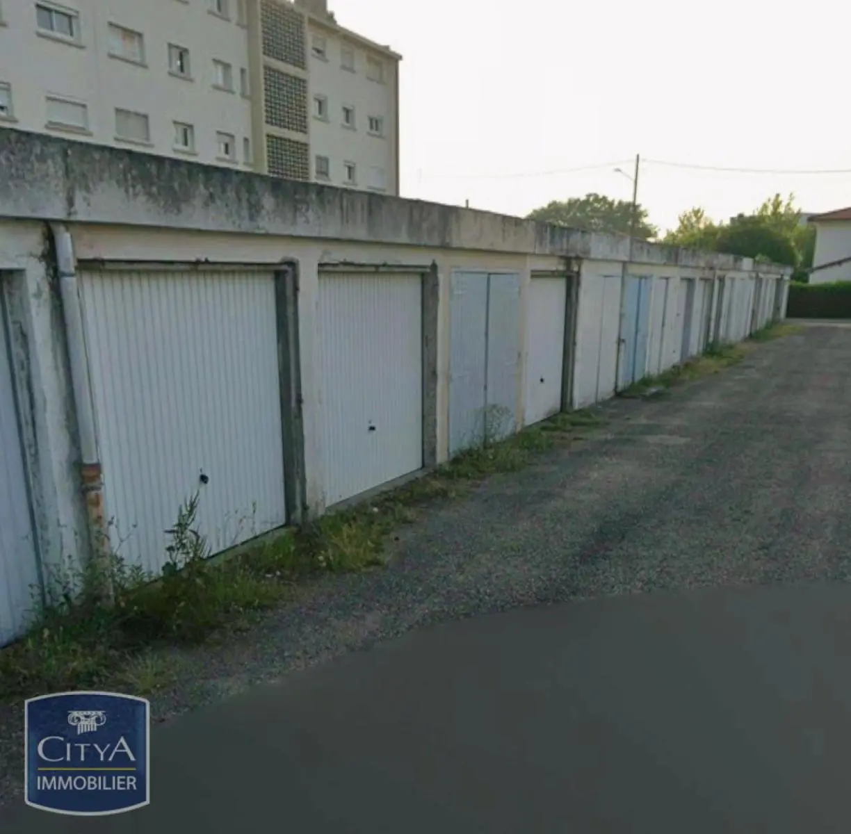 Photo 1 Parking