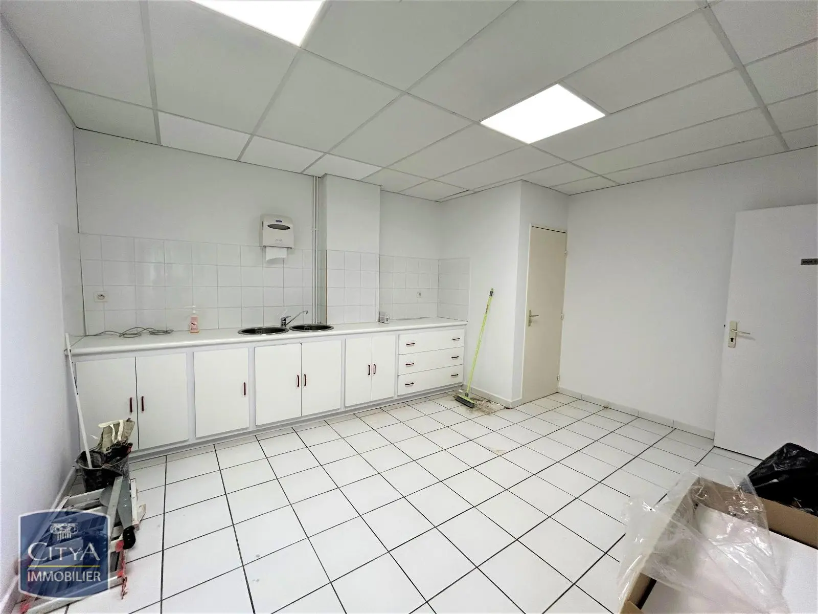 Photo 5 Local Professionnel 1 pièce 17.48m²