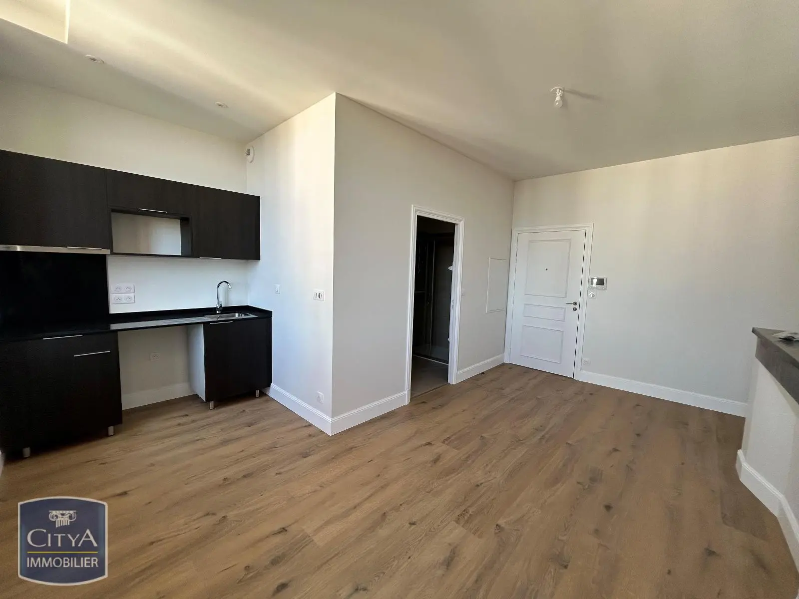 Photo 1 Appartement 1 pièce 25.09m²