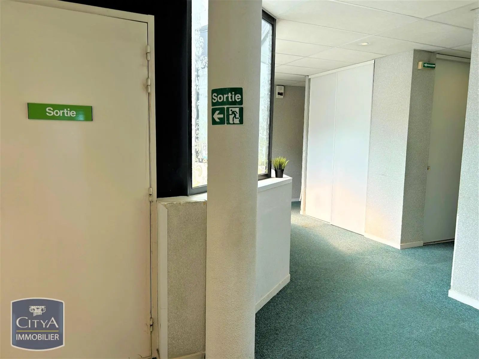 Photo 11 Local Professionnel 1 pièce 17.48m²
