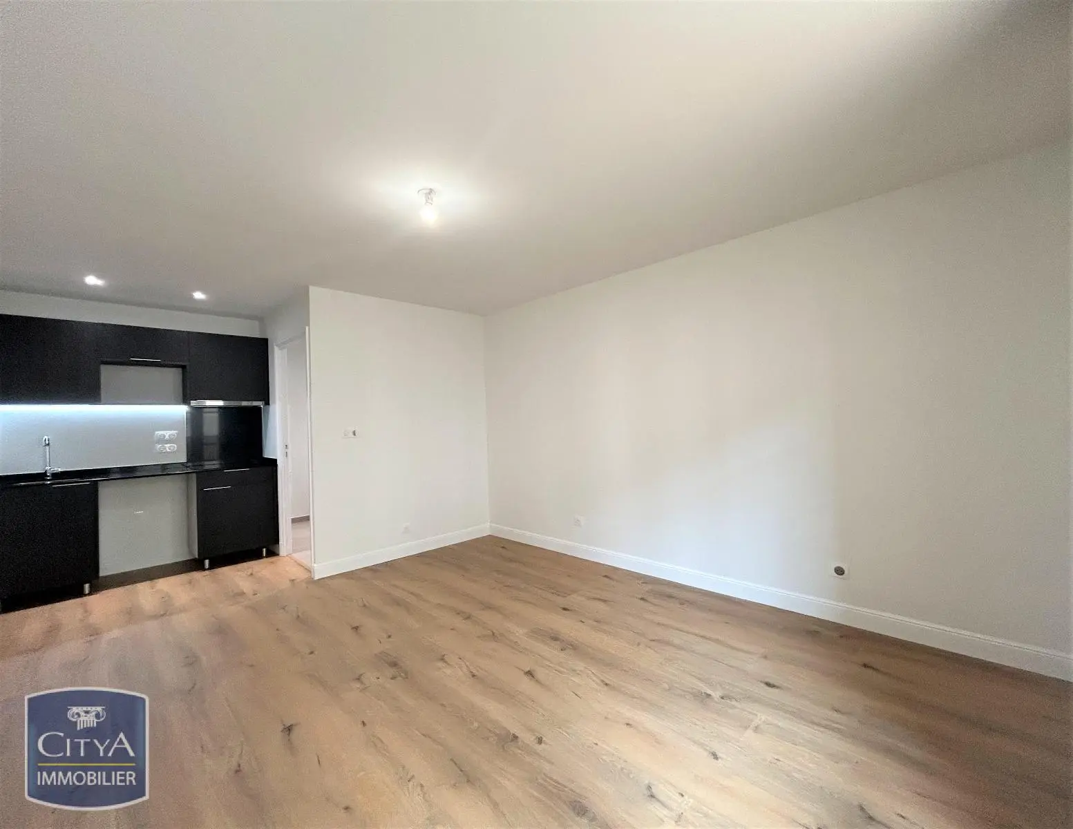 Photo 2 Appartement 1 pièce 25.12m²