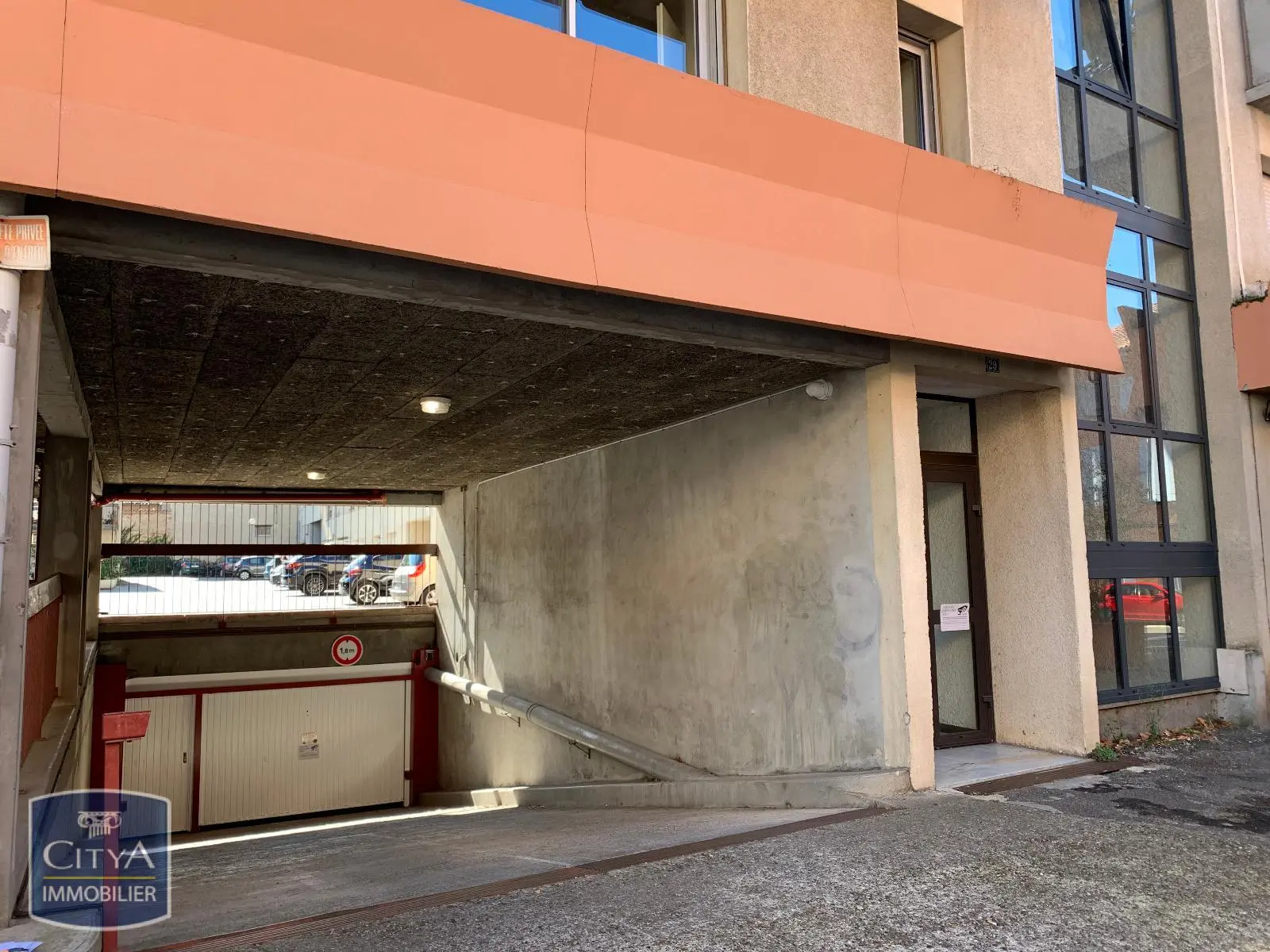 Photo 1 Parking