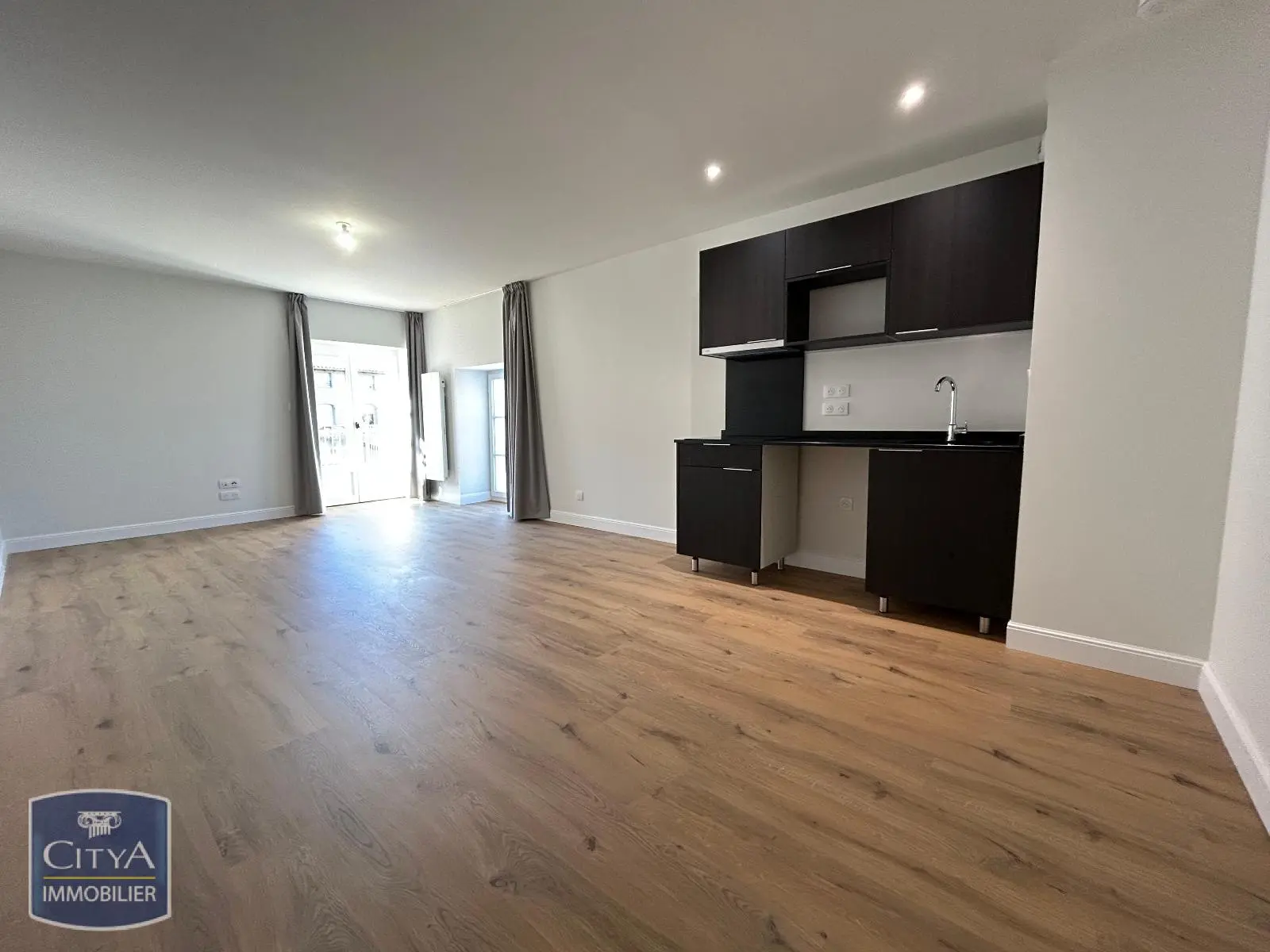 Photo 2 Appartement 1 pièce 35.75m²