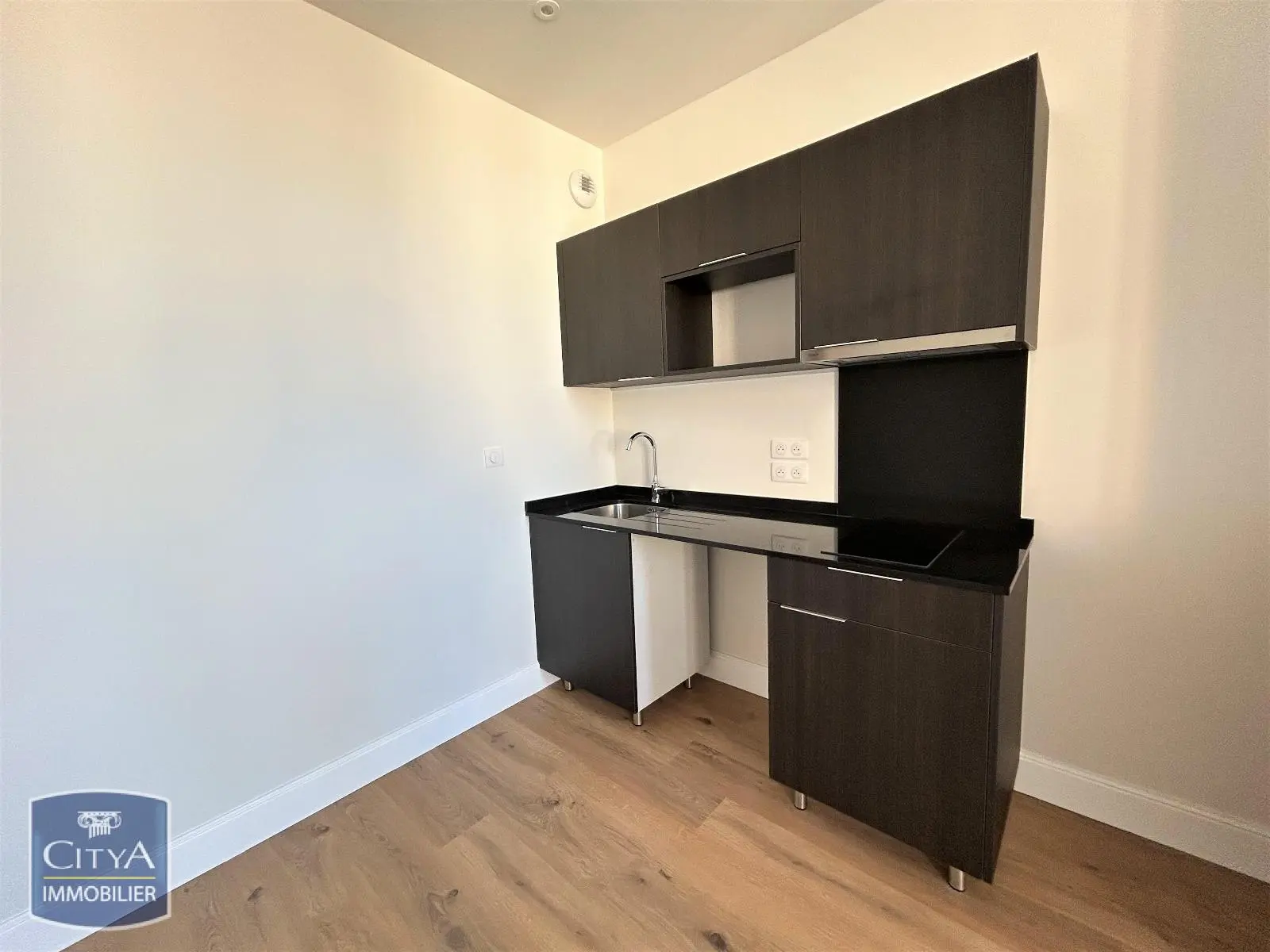 Photo 3 Appartement 1 pièce 30.85m²