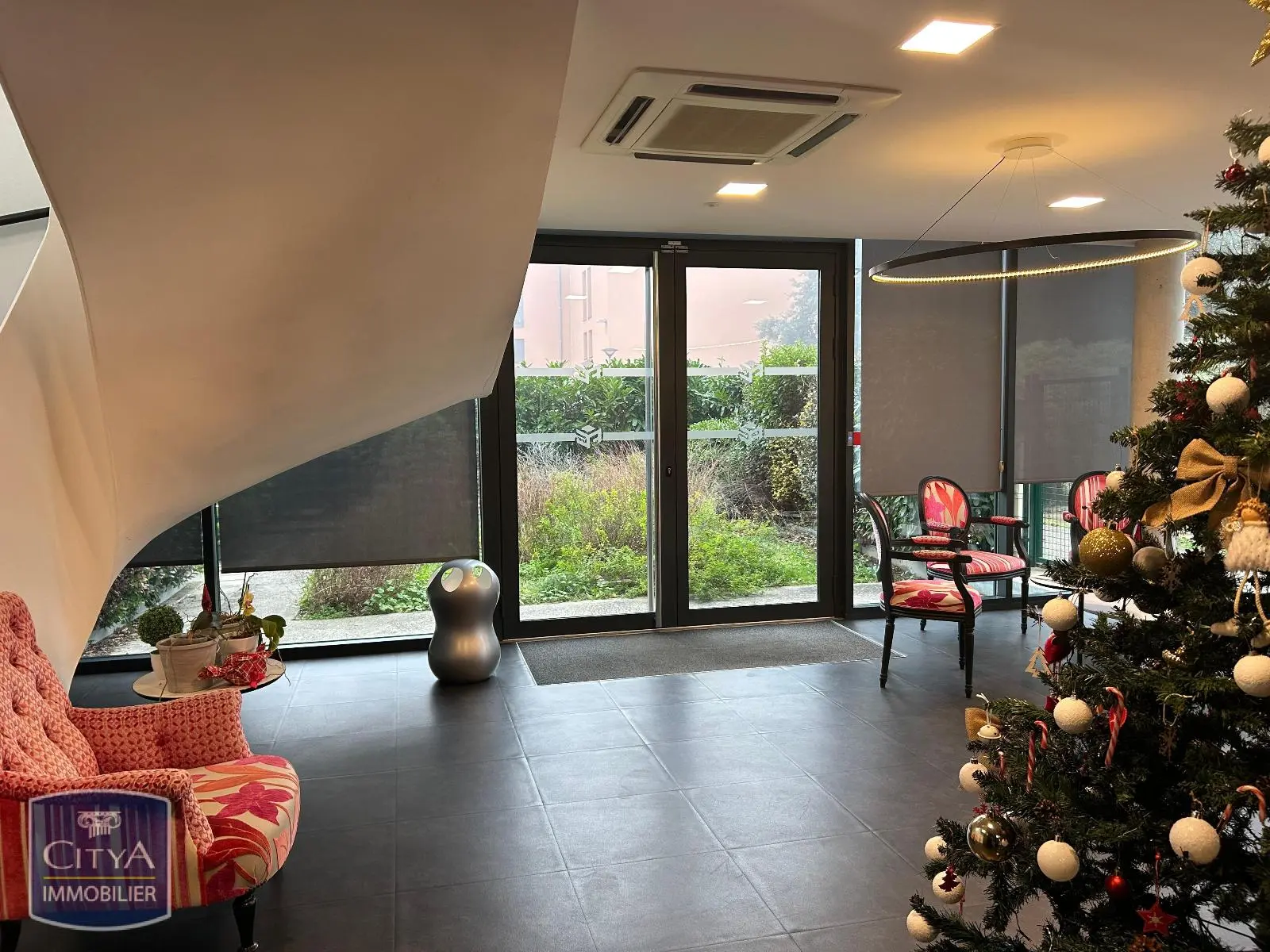 Photo 3 Local Commercial