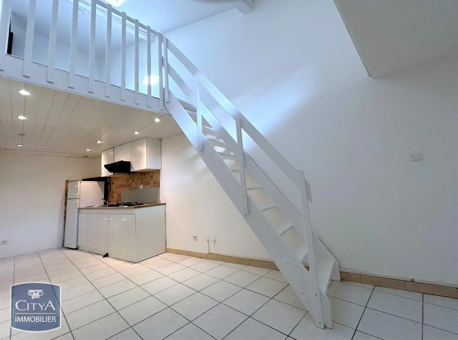 Photo 1 Appartement 1 pièce 24.83m²