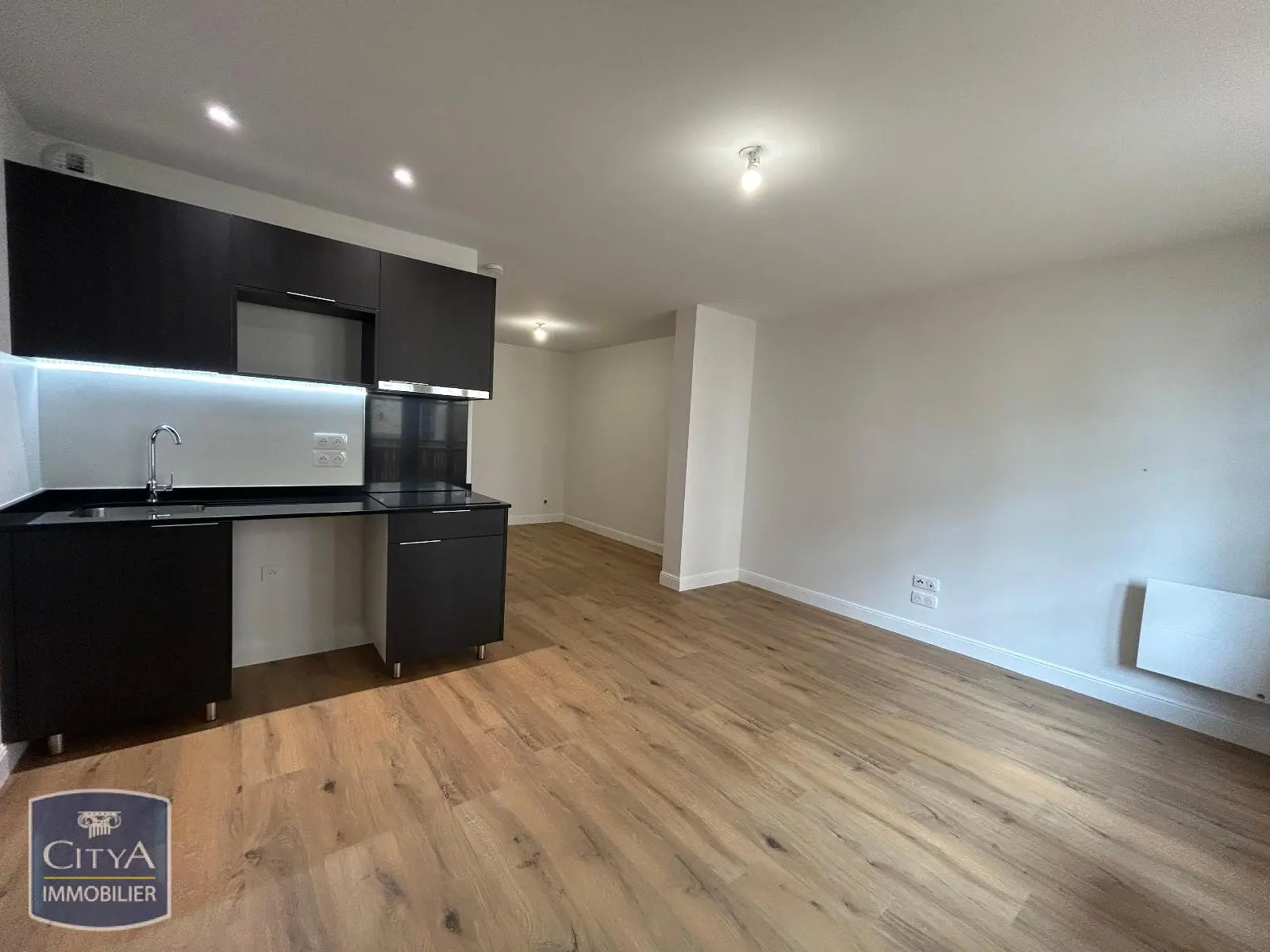 Photo 2 Appartement 1 pièce 30.7m²
