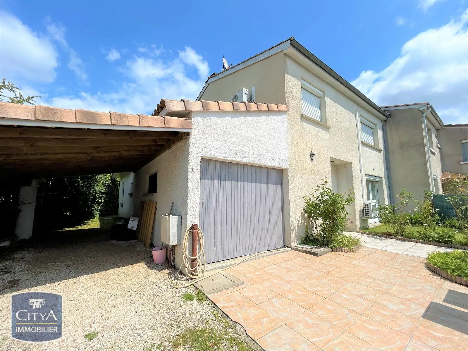 Photo 1 Maison 6 pièces 144m²