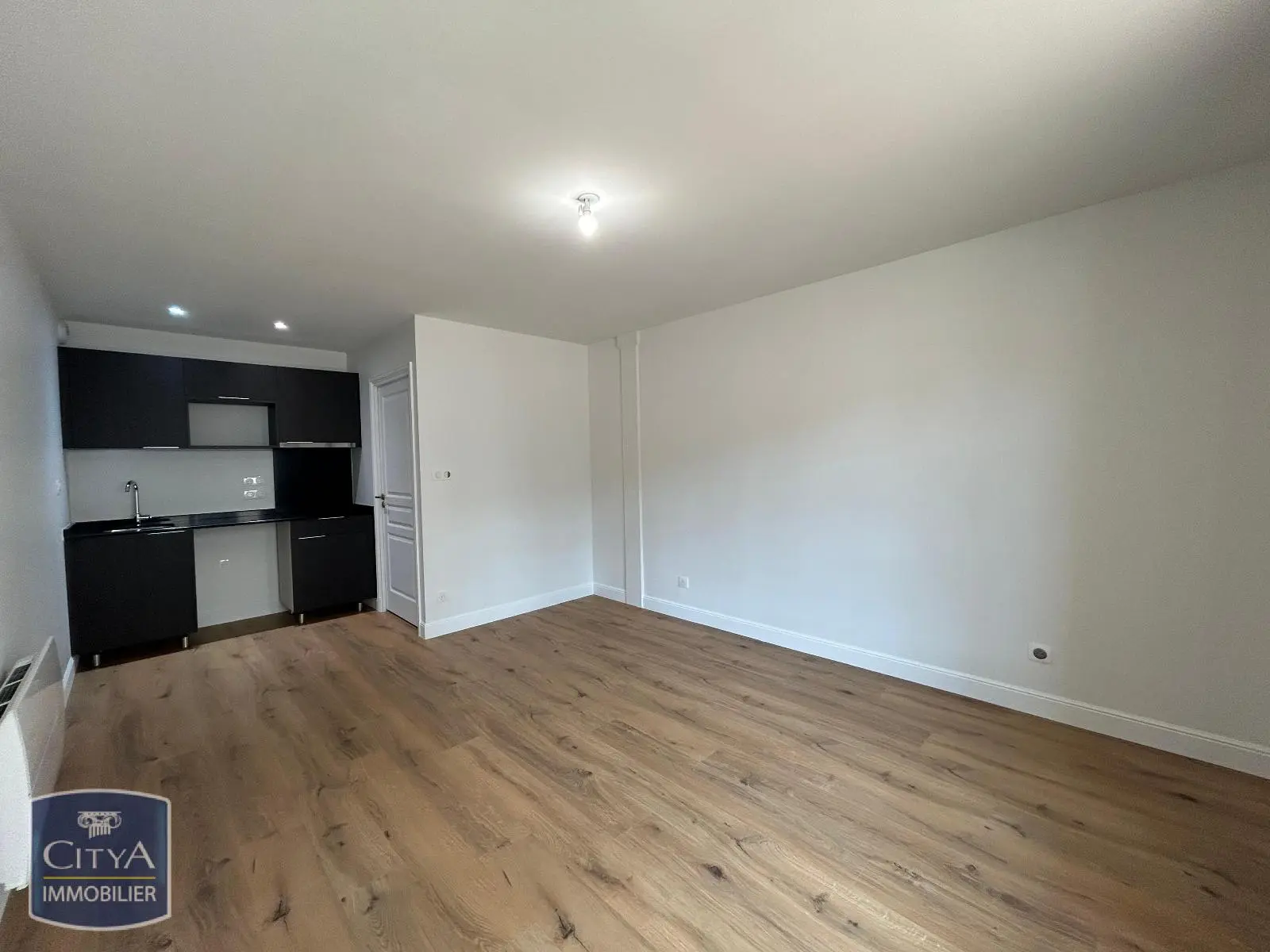 Photo 2 Appartement 1 pièce 24.47m²