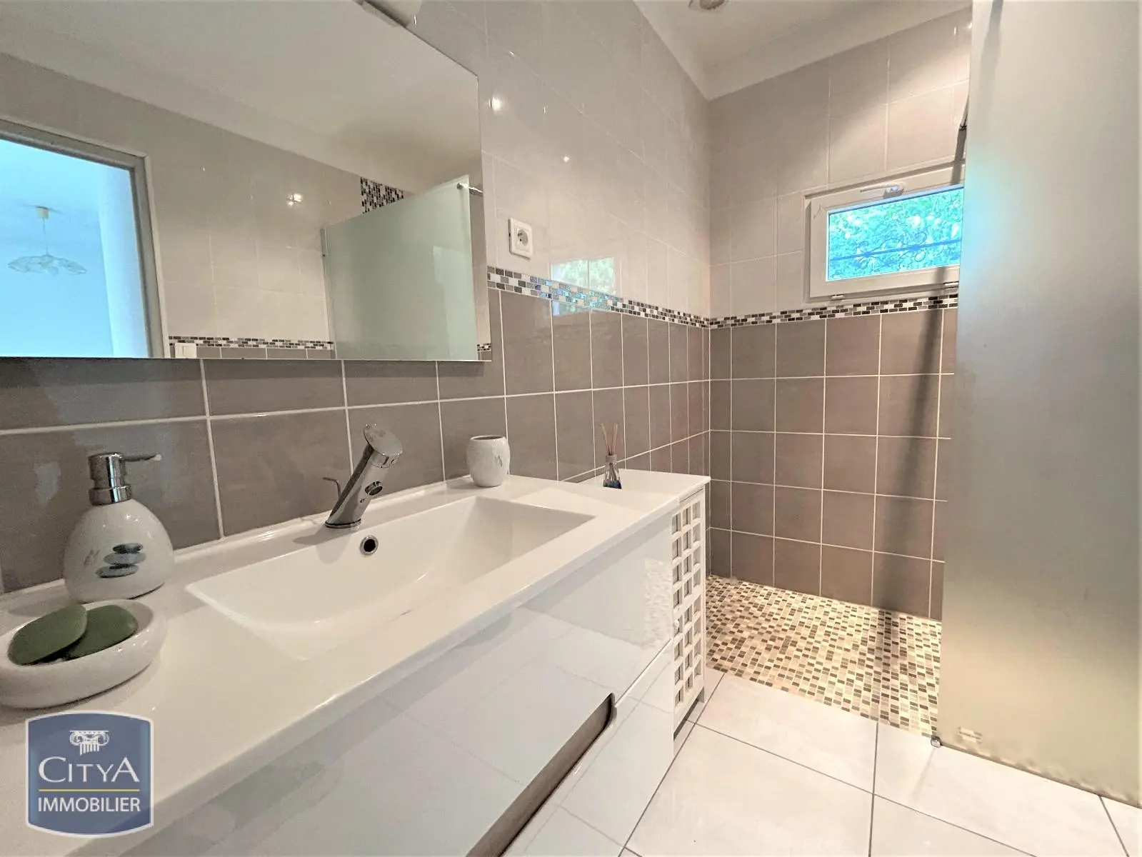 Photo 9 Maison 6 pièces 144m²