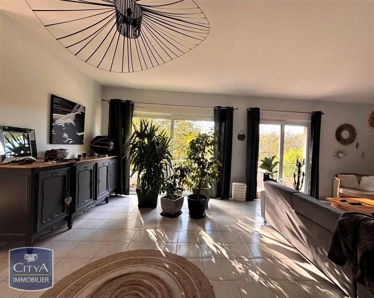 Photo 1 Maison 5 pièces 182.35m²