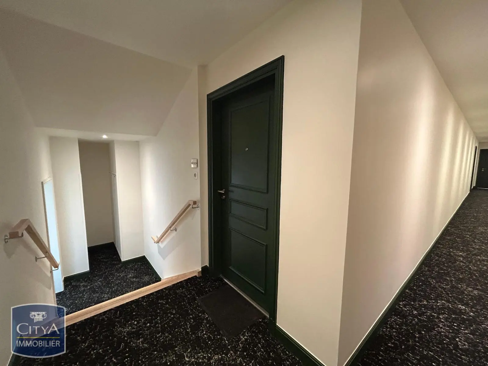 Photo 1 Appartement 1 pièce 25.12m²