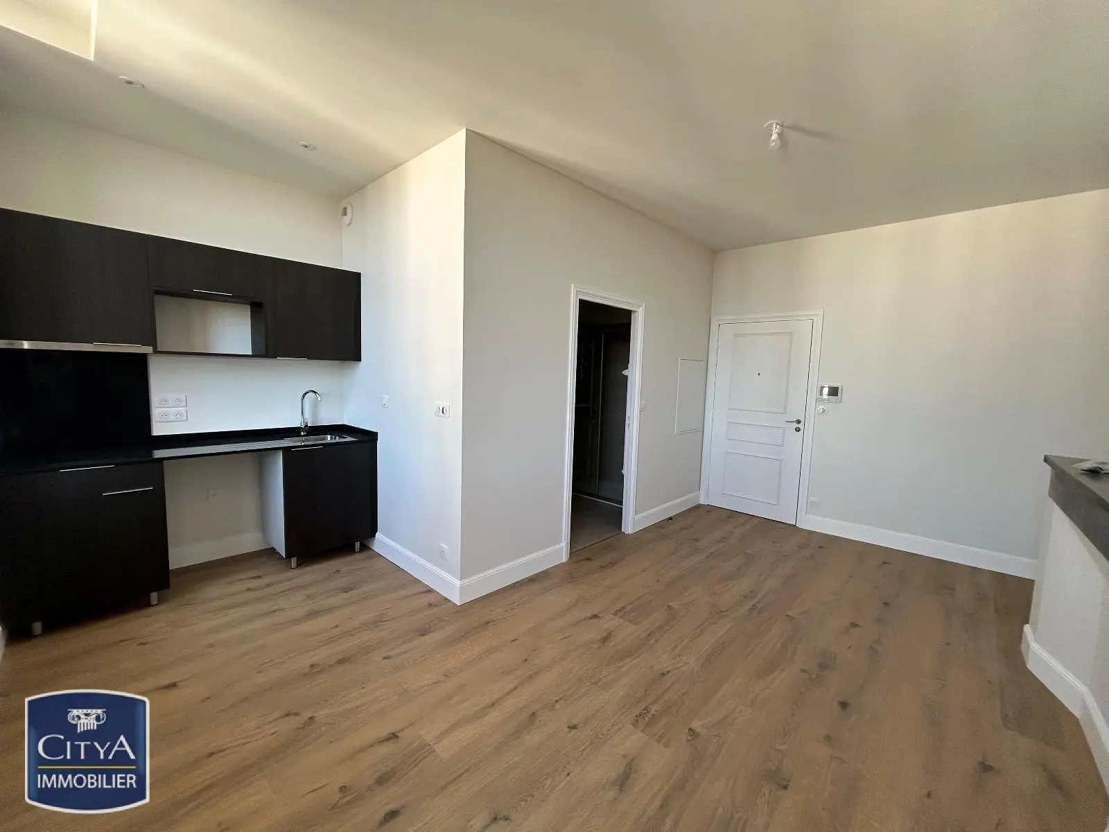 Photo 1 Appartement 1 pièce 25.09m²