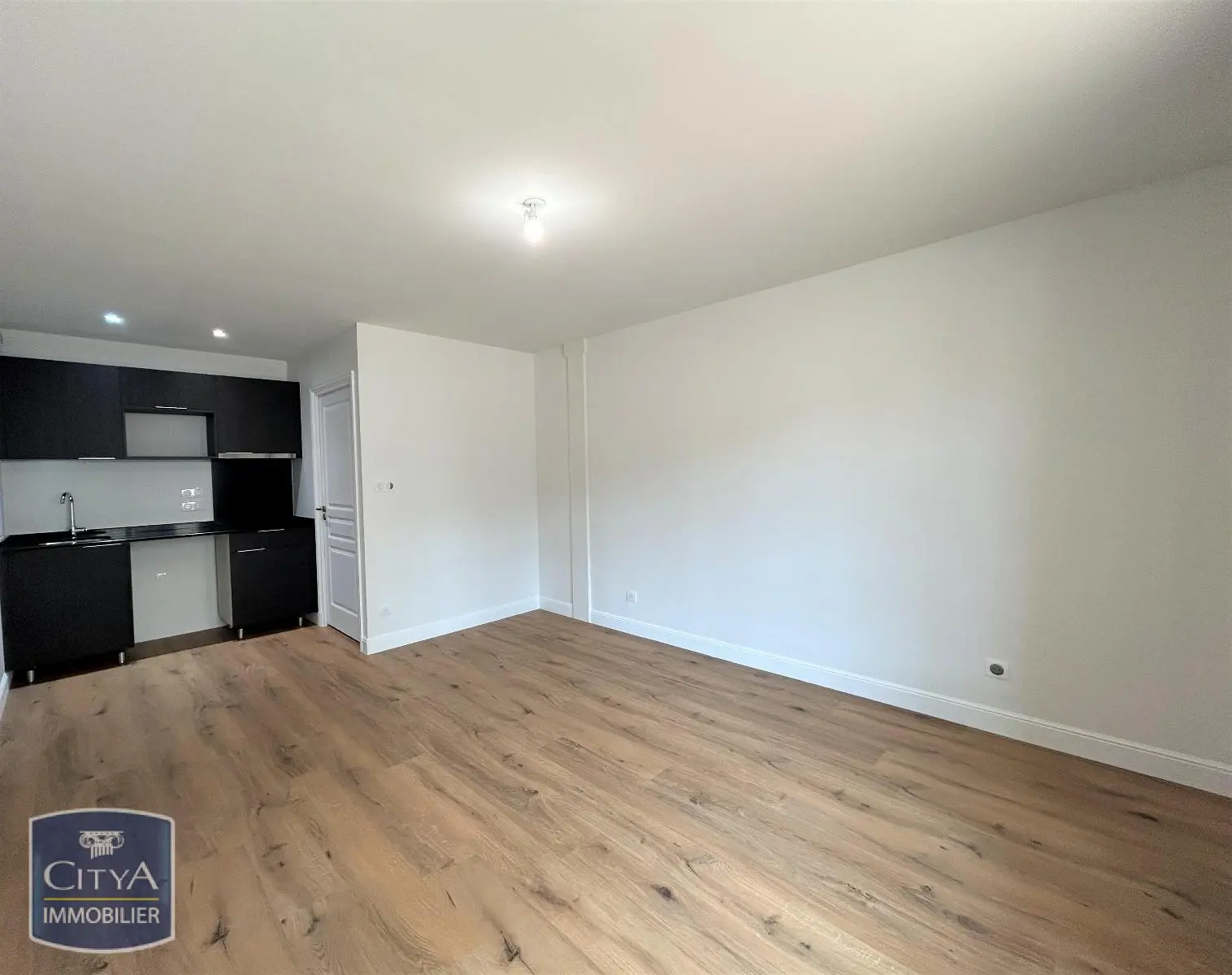Photo 3 Appartement 1 pièce 24.47m²