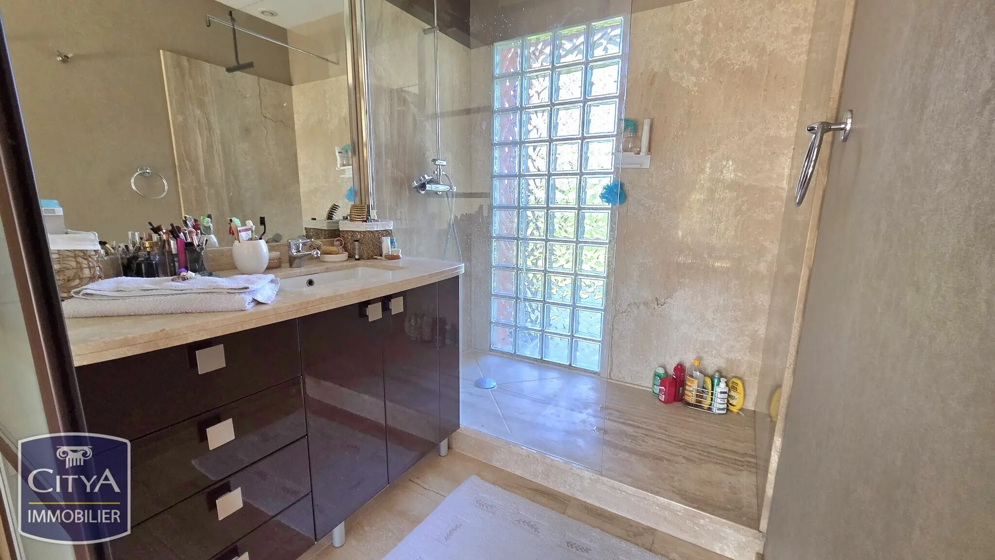 Photo 11 Maison 5 pièces 240m²