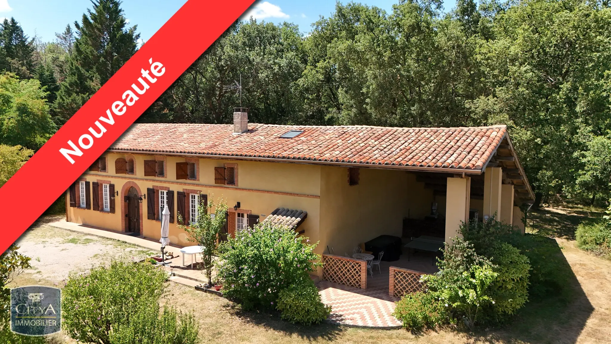 Photo 1 Maison 6 pièces 297.6m²