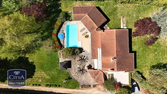 Photo 2 Maison 5 pièces 240m²