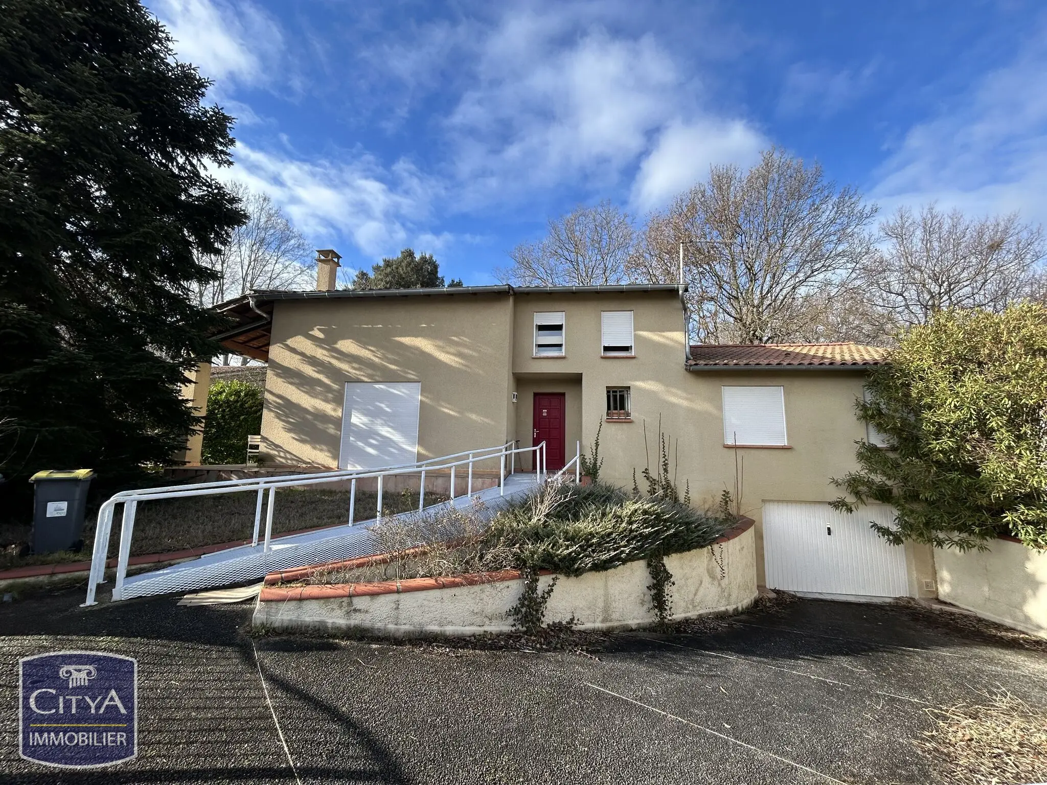 Photo 1 Maison 5 pièces 160m²