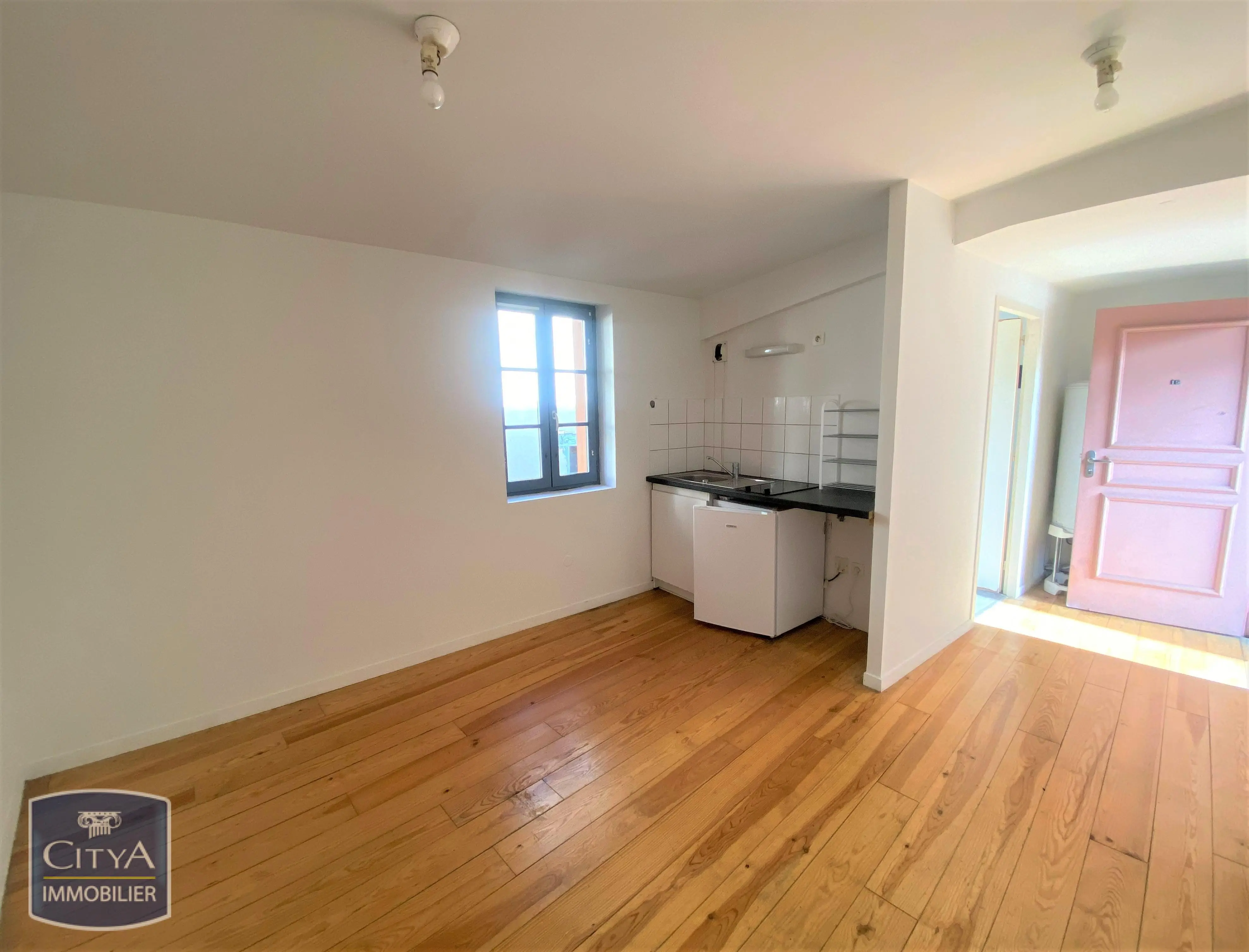 Photo 3 Appartement 1 pièce 18.81m²