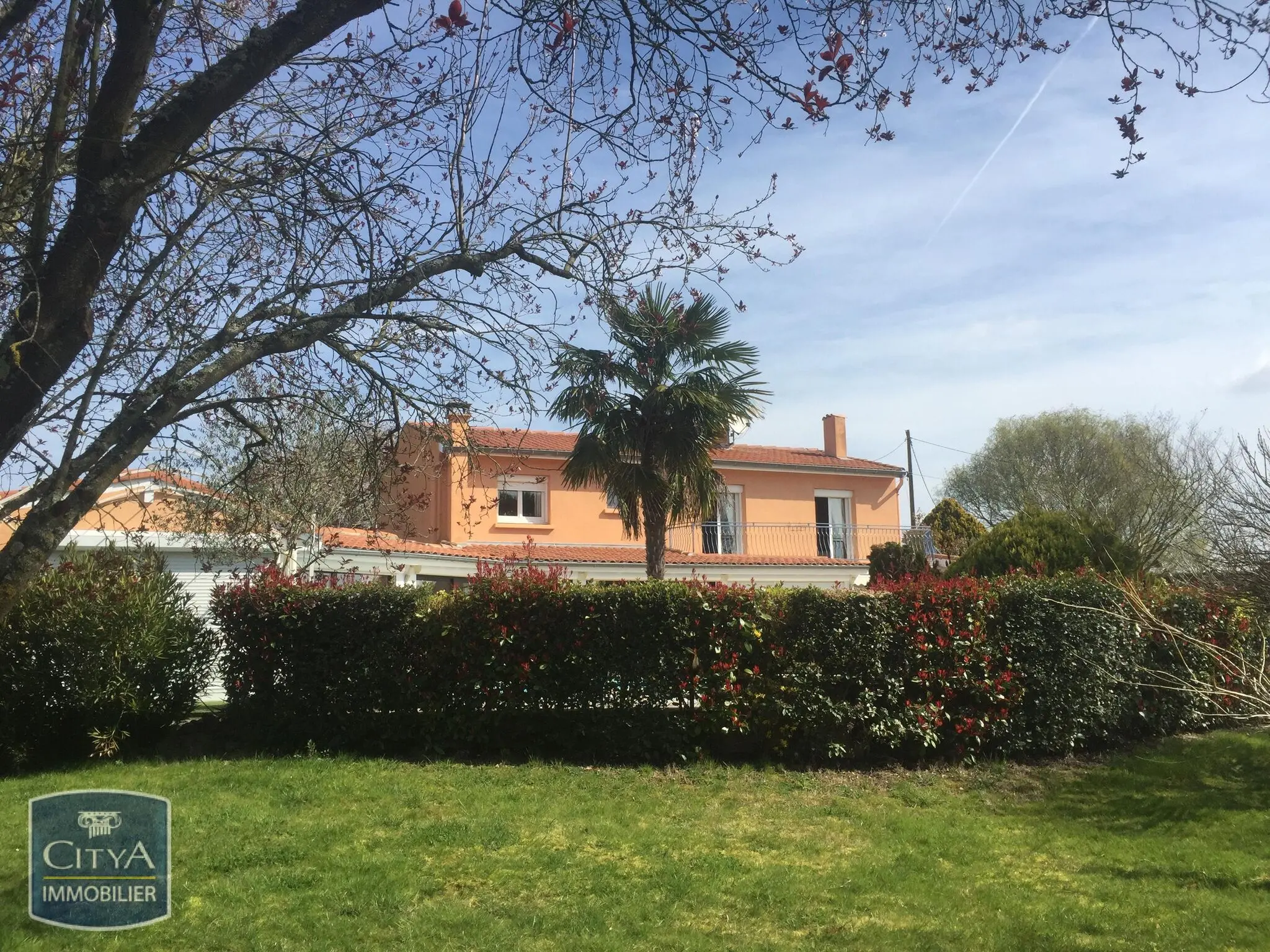 Photo 2 Maison 5 pièces 240m²